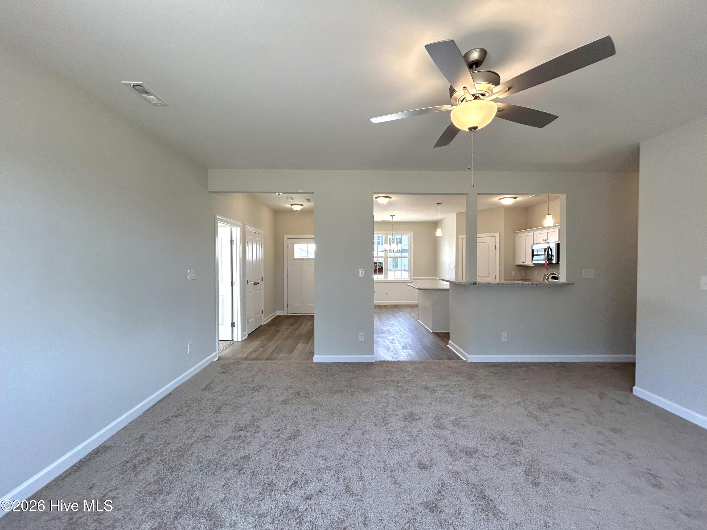 100560362 | Photo 16