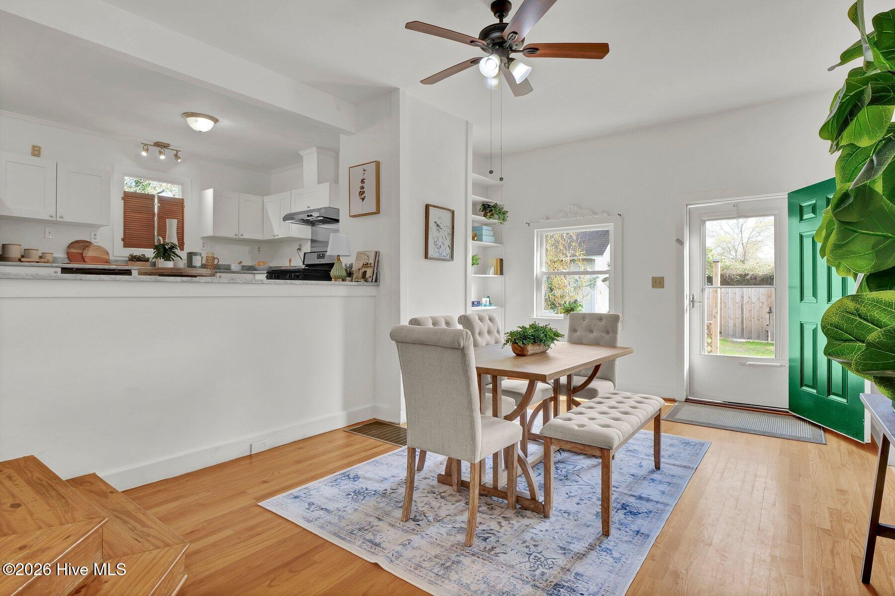 100561074 | Photo 12