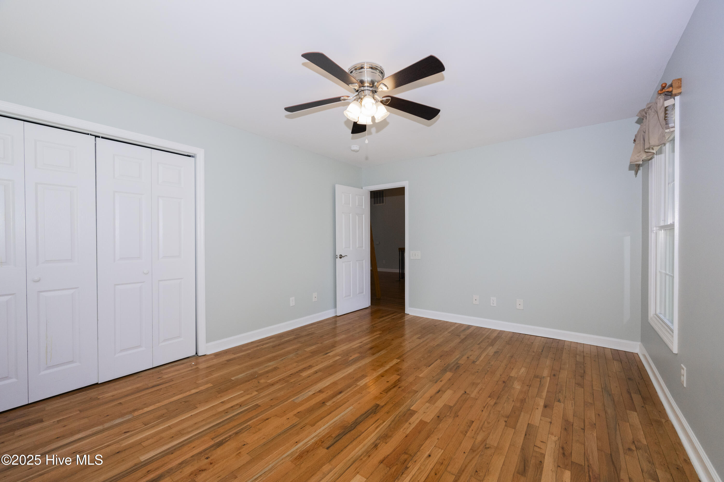 100523766 | Photo 56