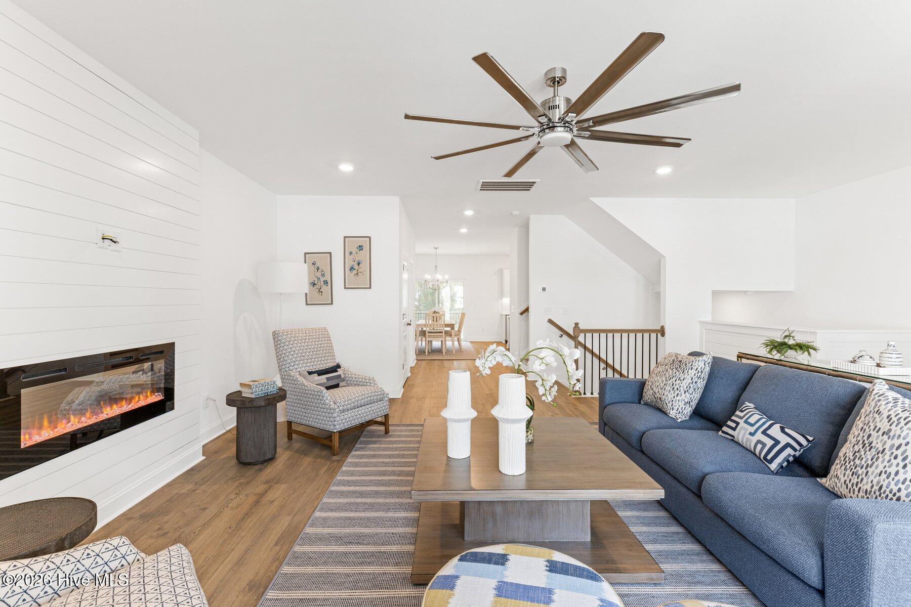 100564767 | Photo 10