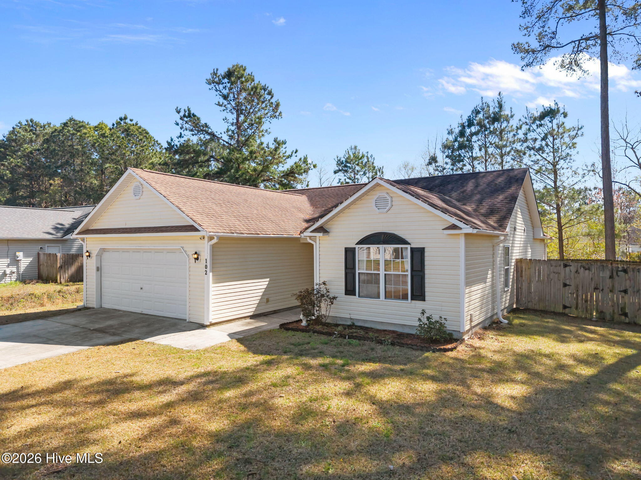 100561399 | Photo 23