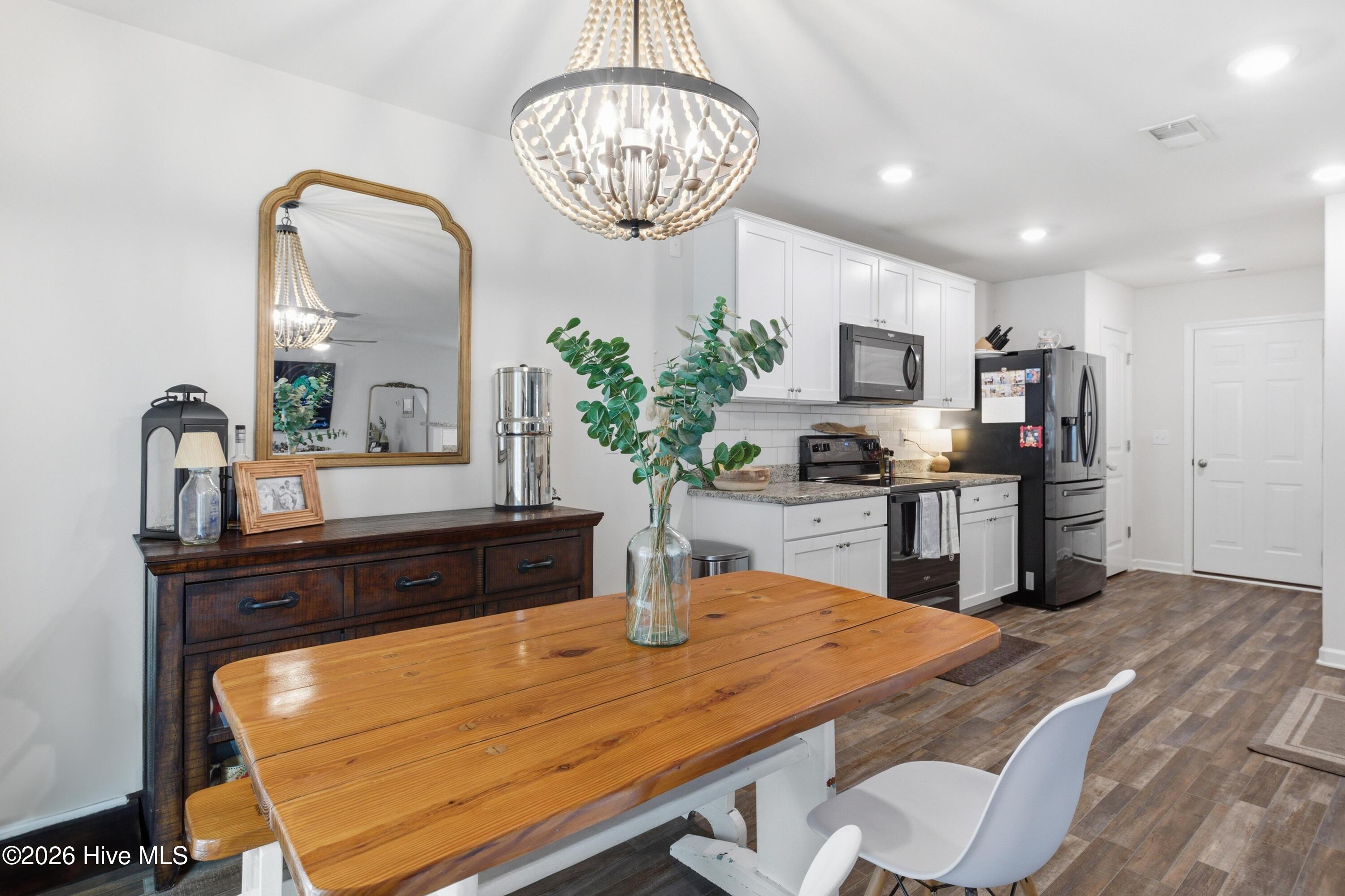 100558075 | Photo 16