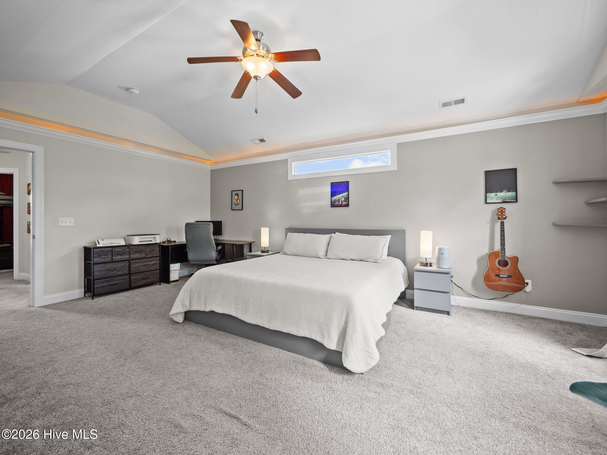 100566345 | Photo 18