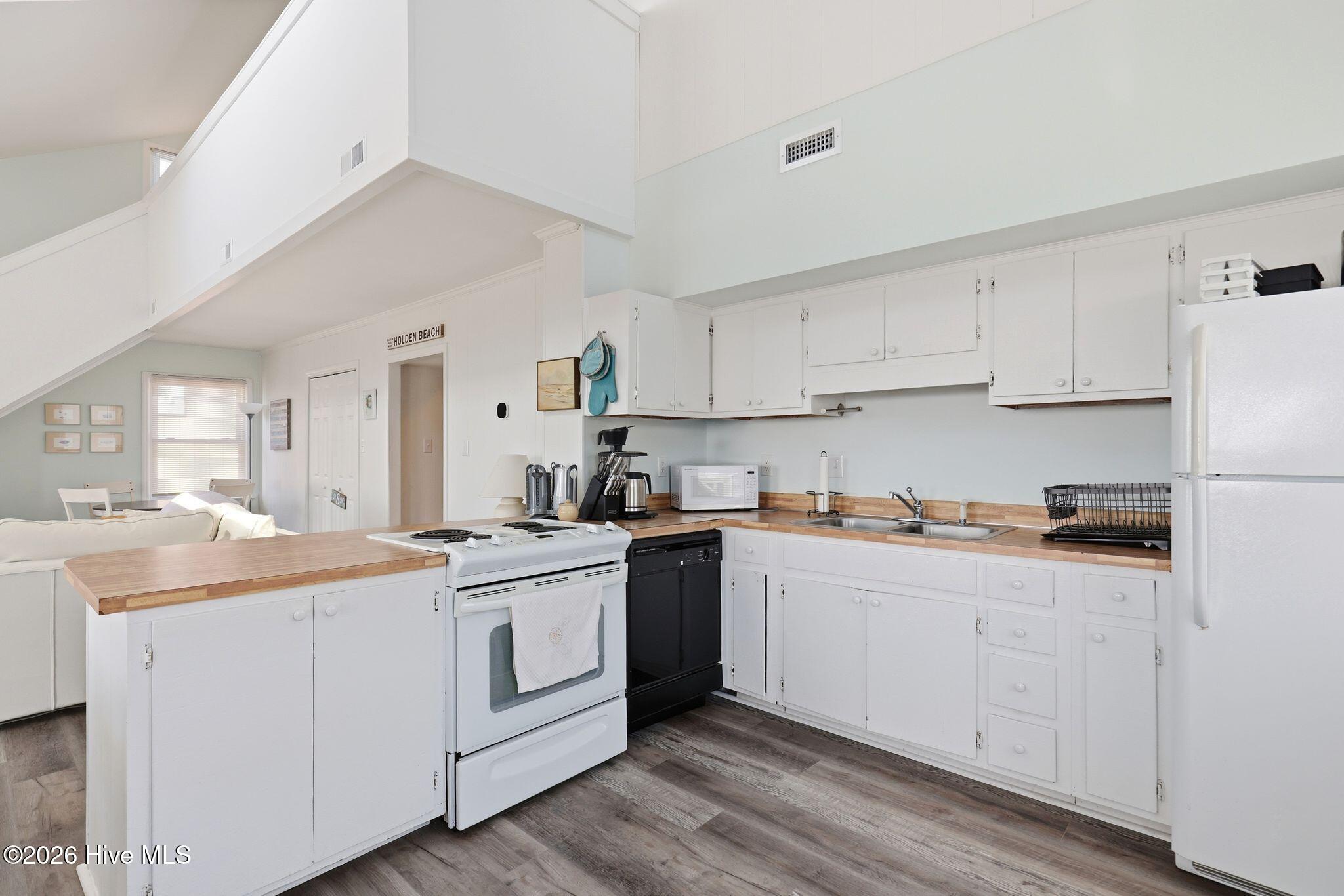 100558178 | Photo 24