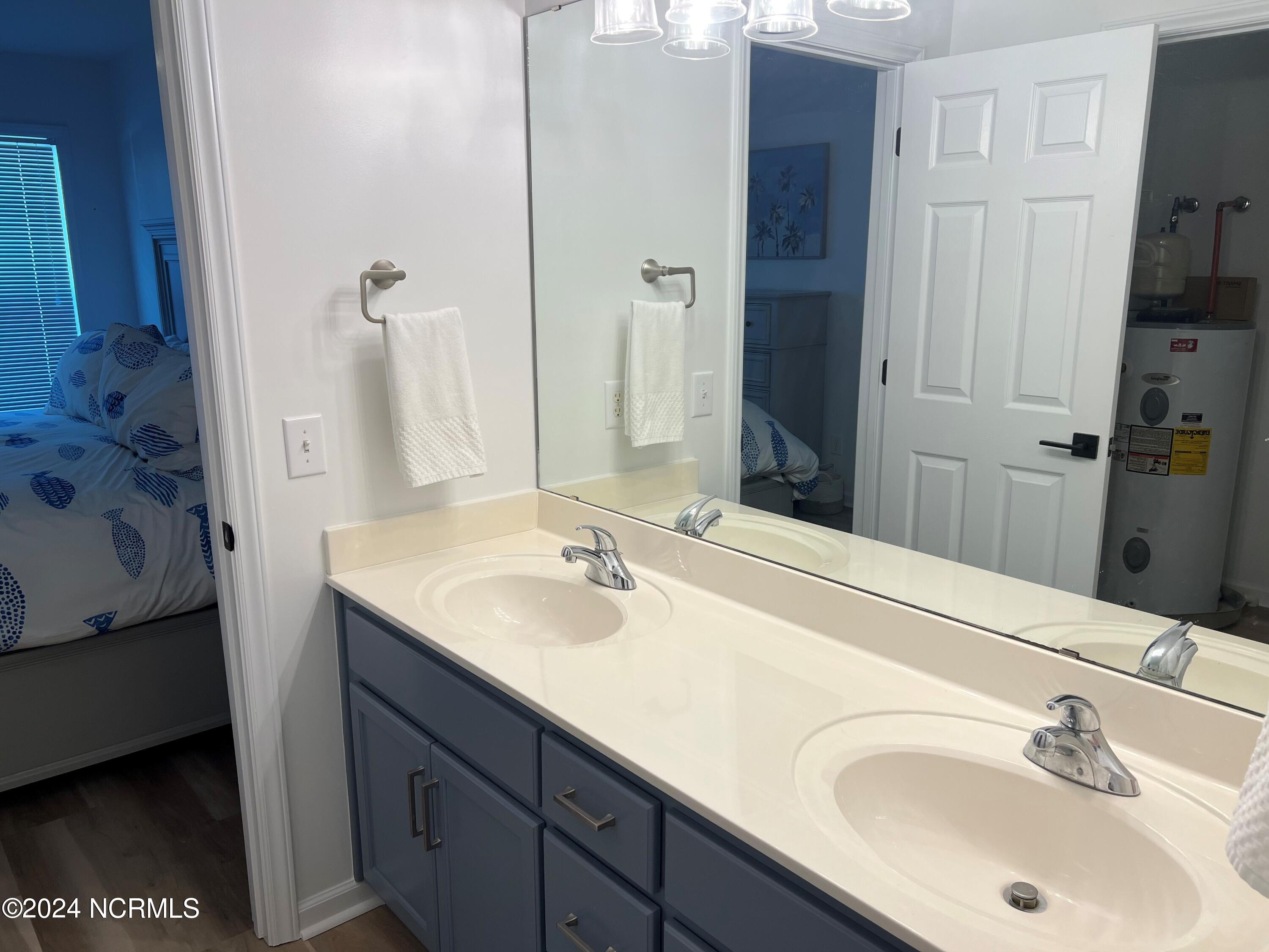 100560867 | Photo 21