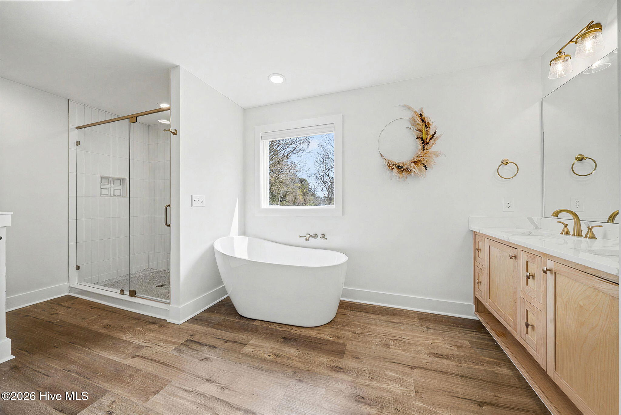 100564116 | Photo 30