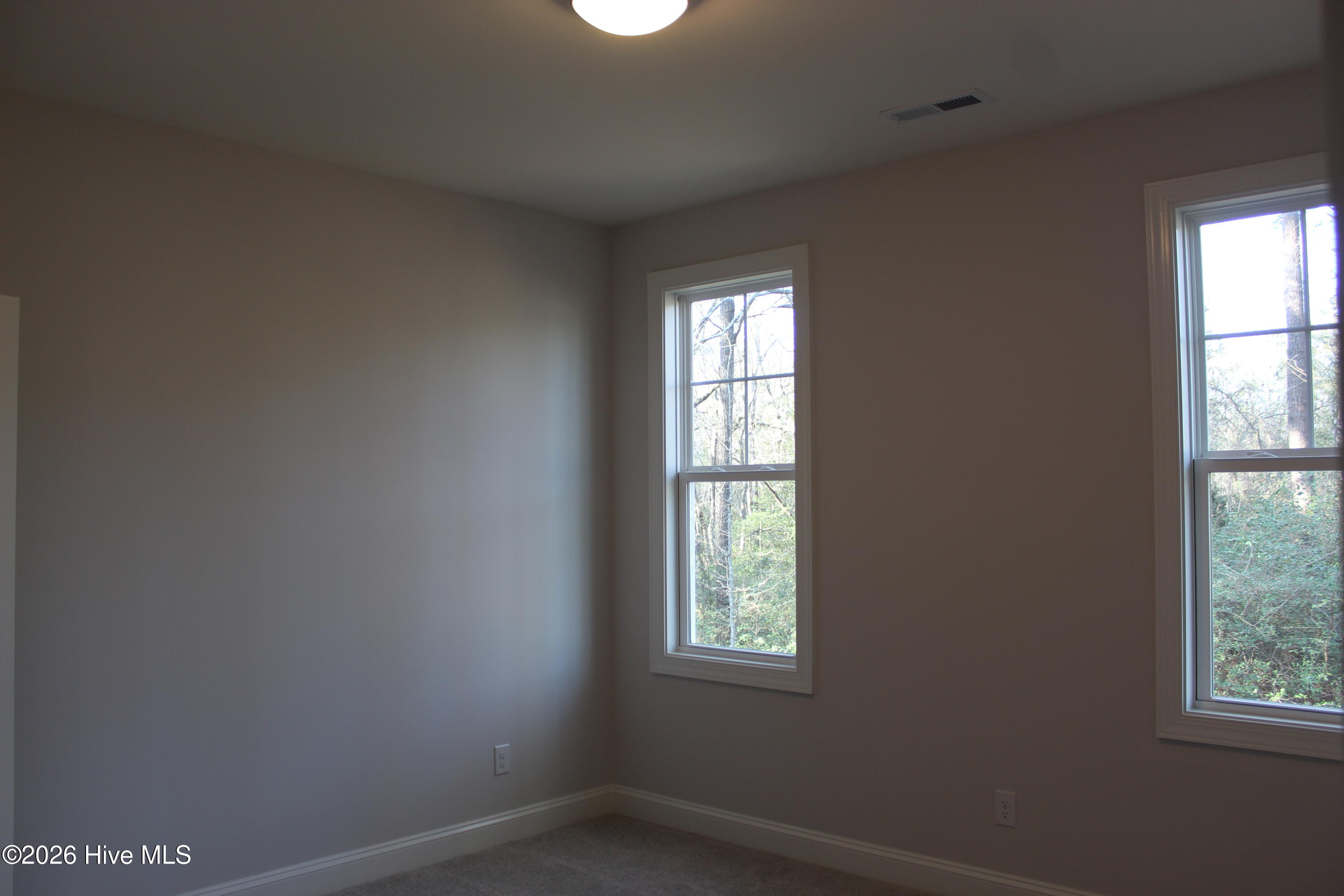 100536128 | Photo 26