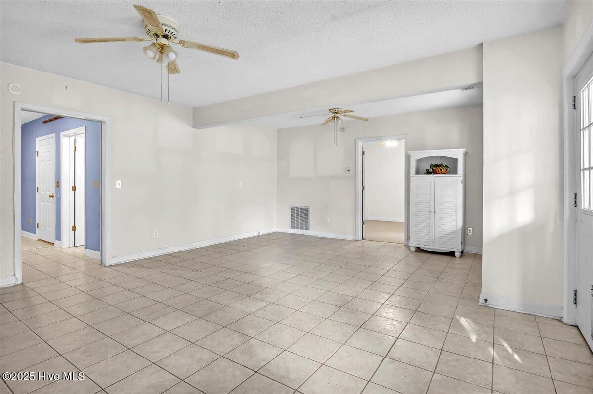 100543778 | Photo 39