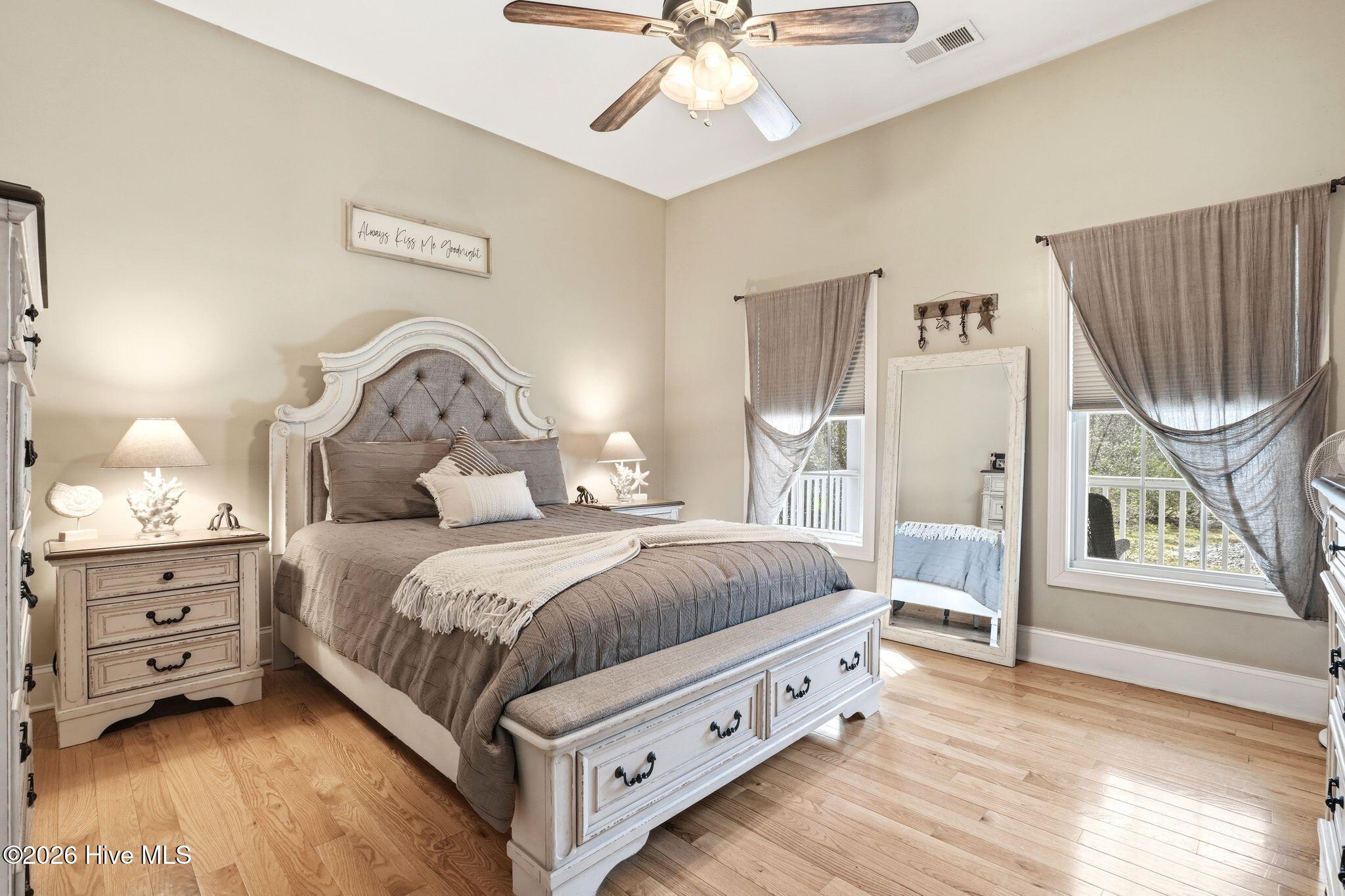 100561689 | Photo 27