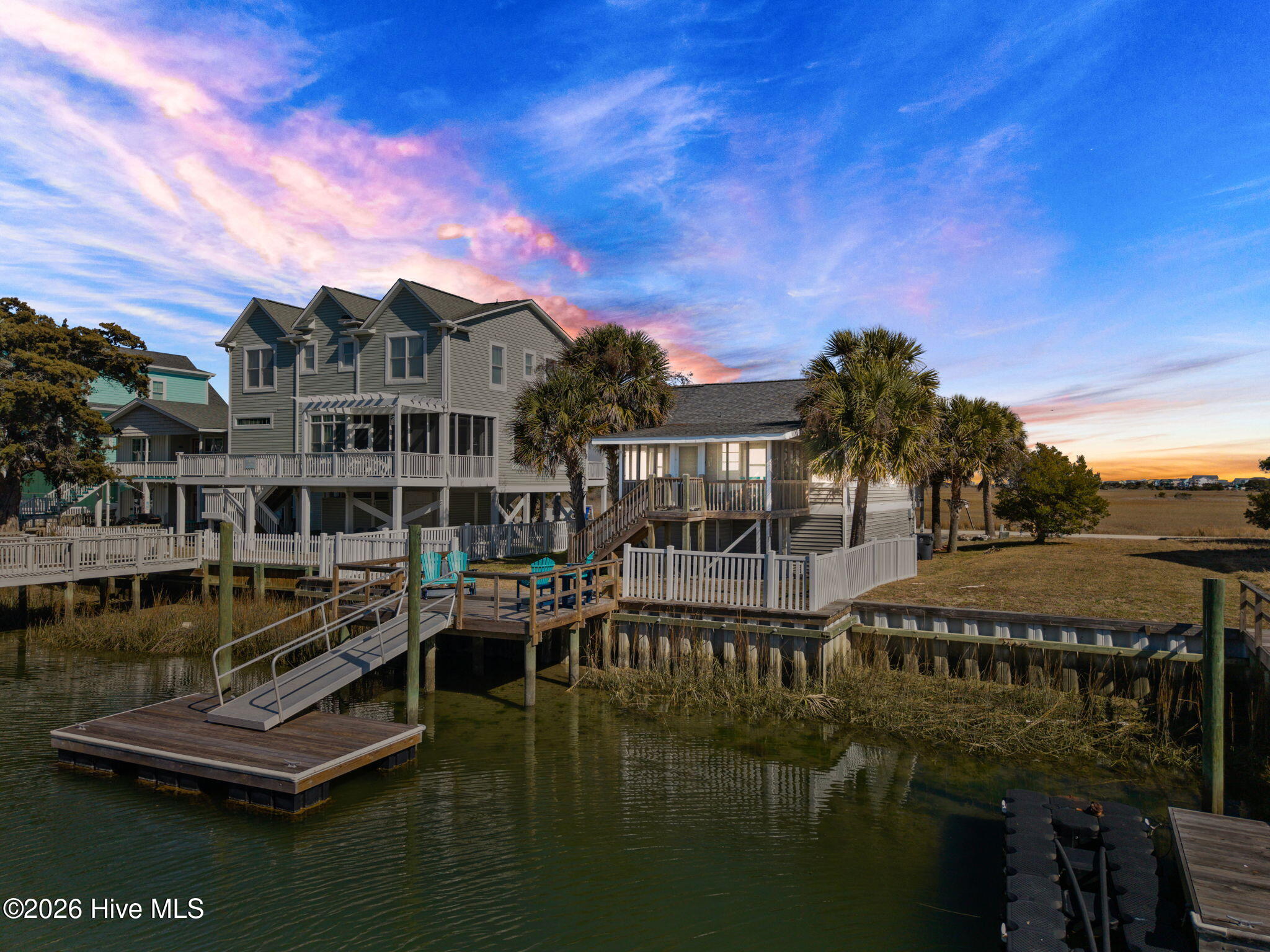 100554789 | Photo 40