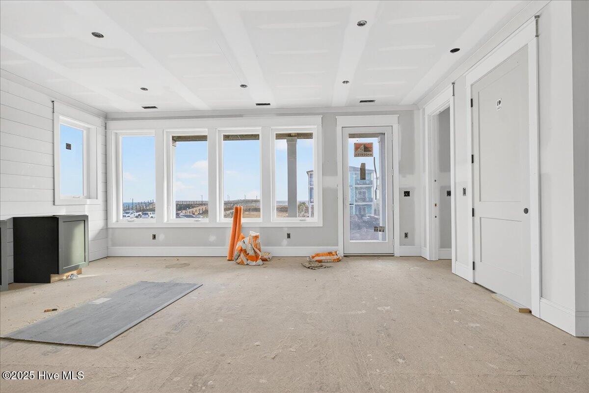 100543300 | Photo 12