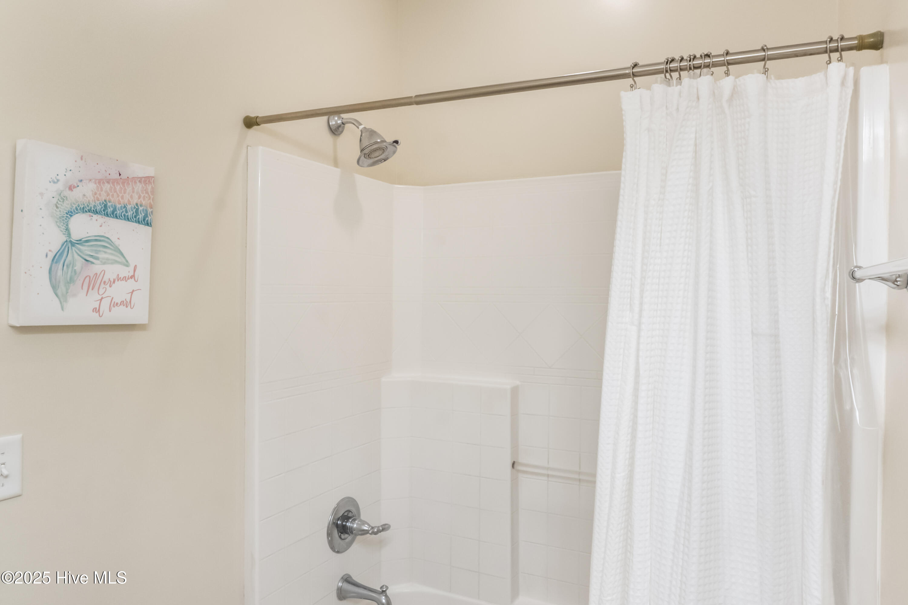 100526228 | Photo 18