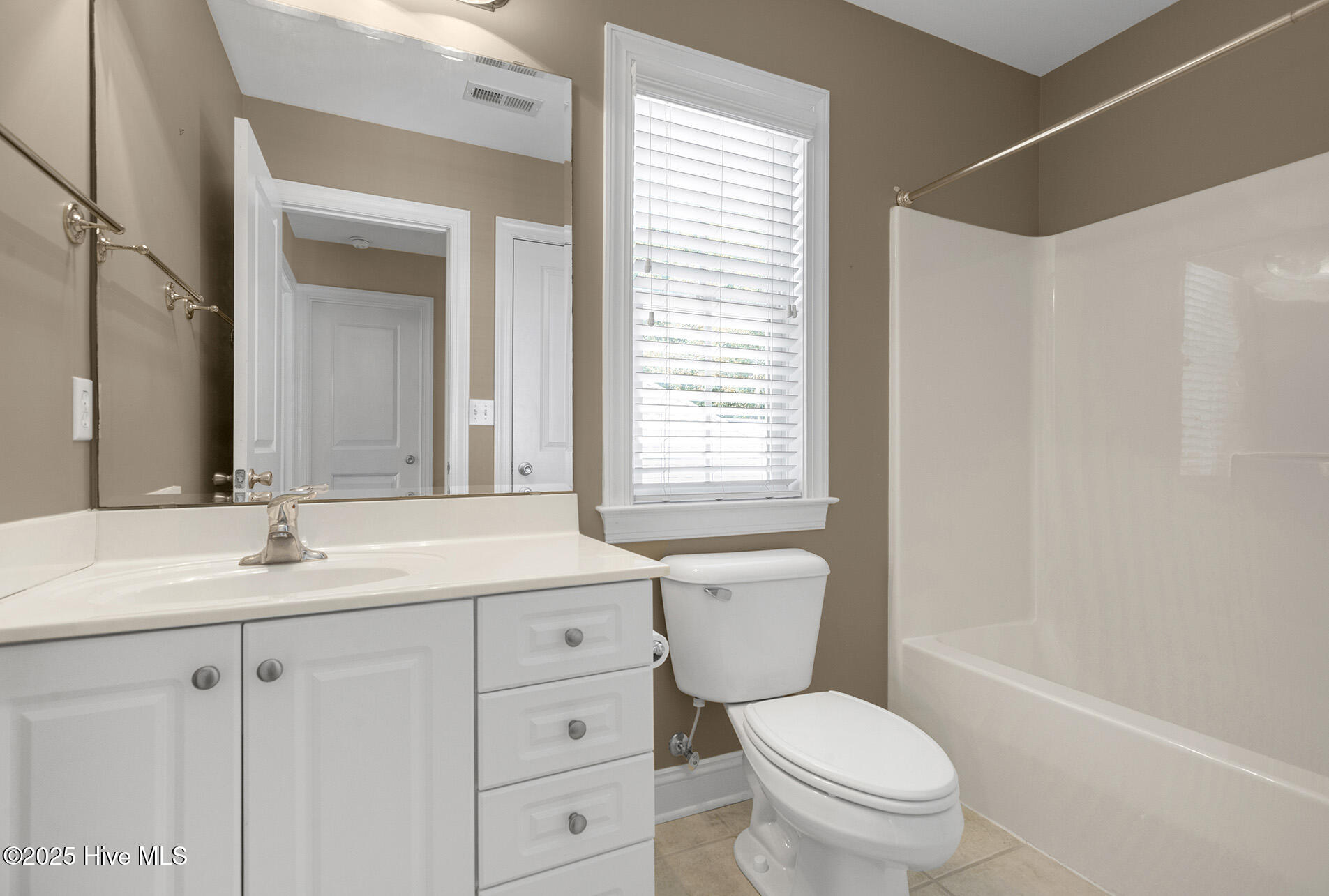 100525517 | Photo 41