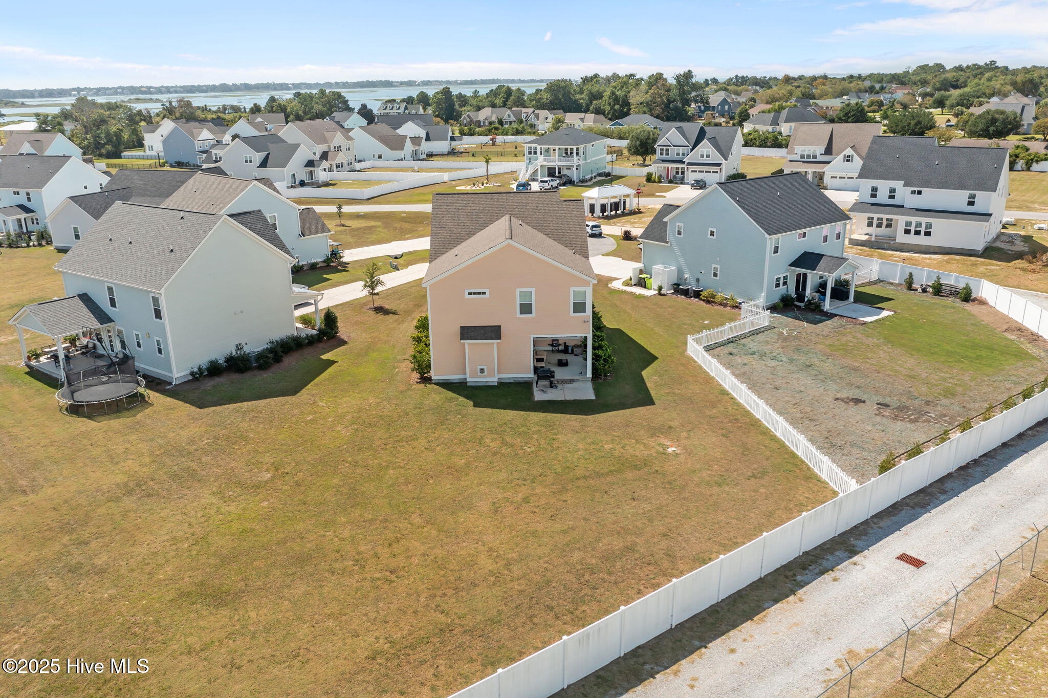 100534730 | Photo 38