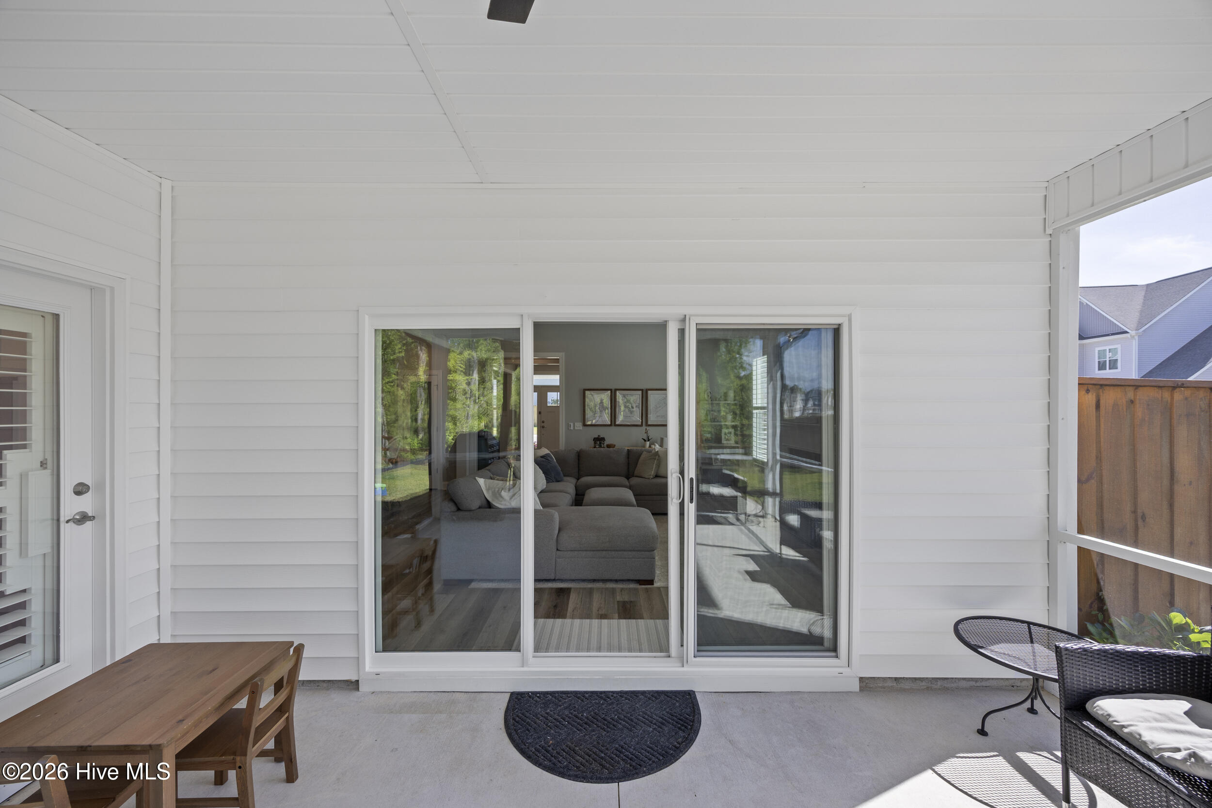 100570298 | Photo 45