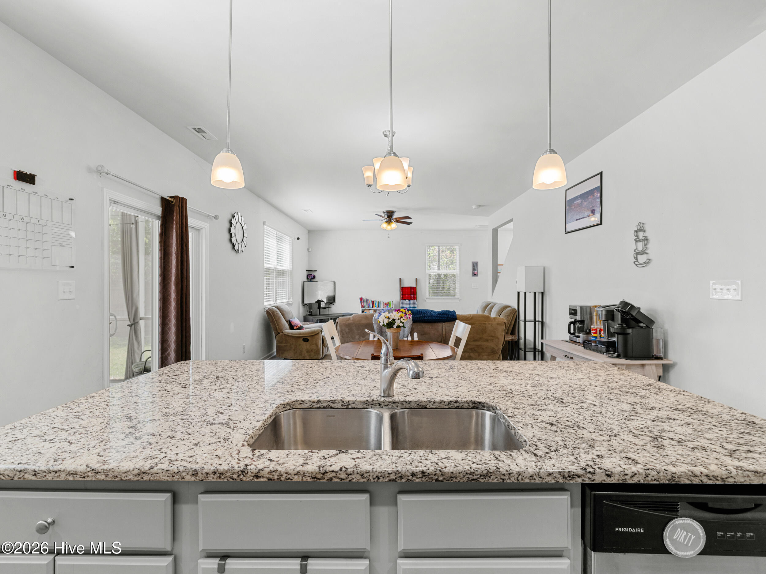 100567072 | Photo 19