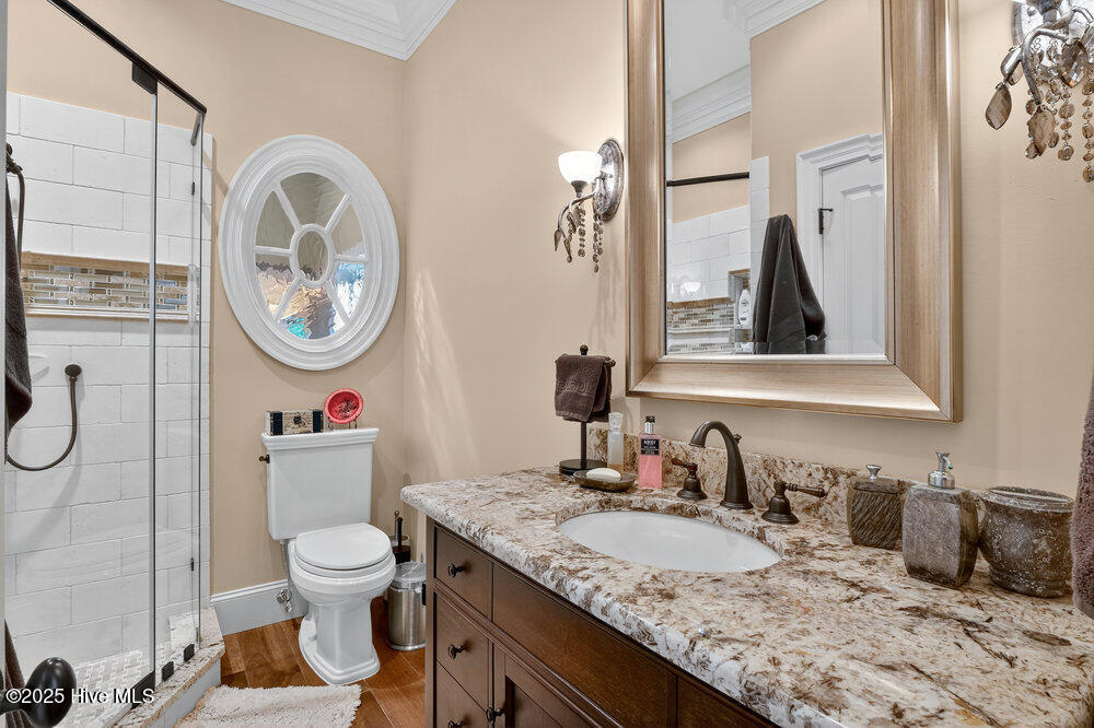 100544850 | Photo 50