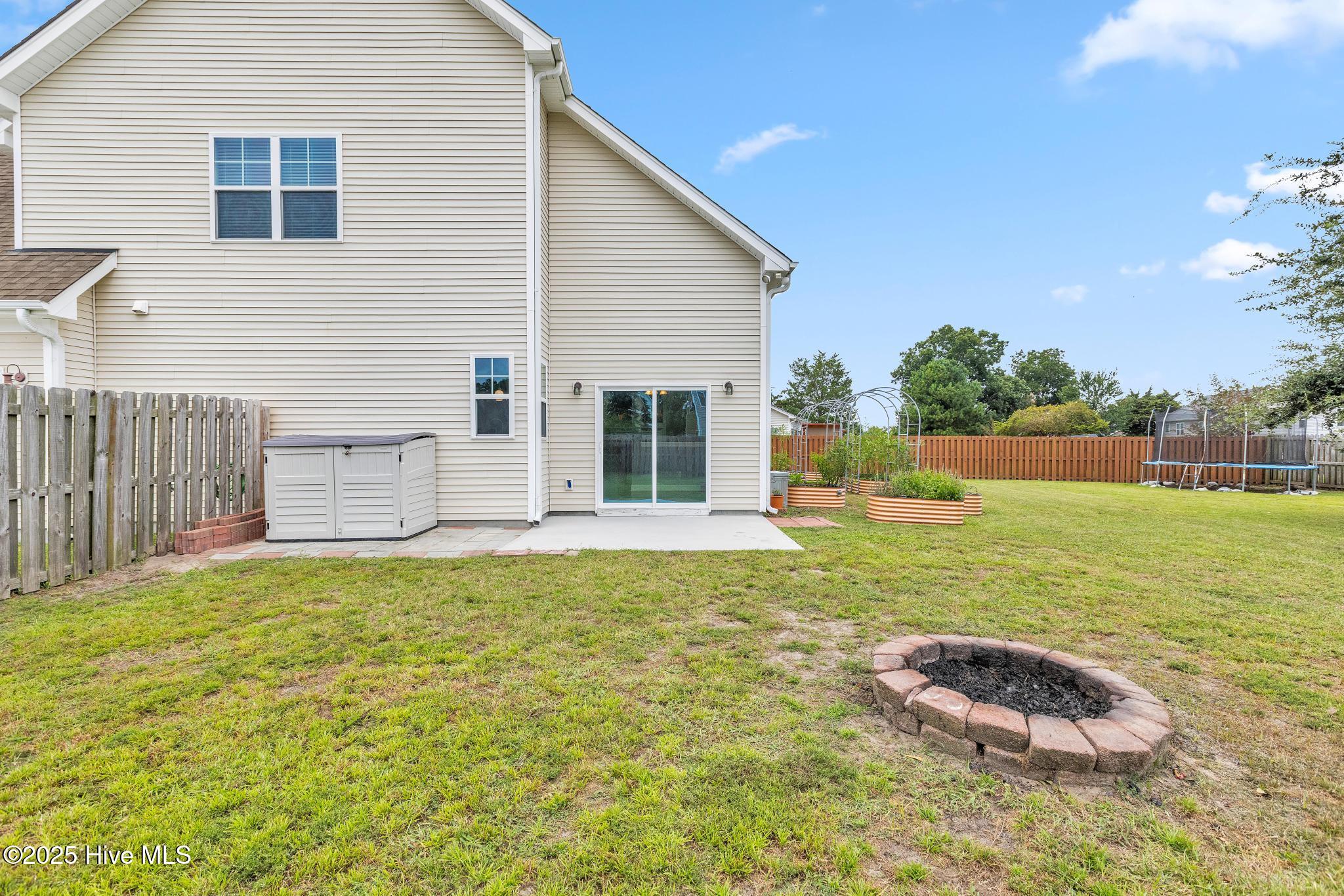 100568241 | Photo 58