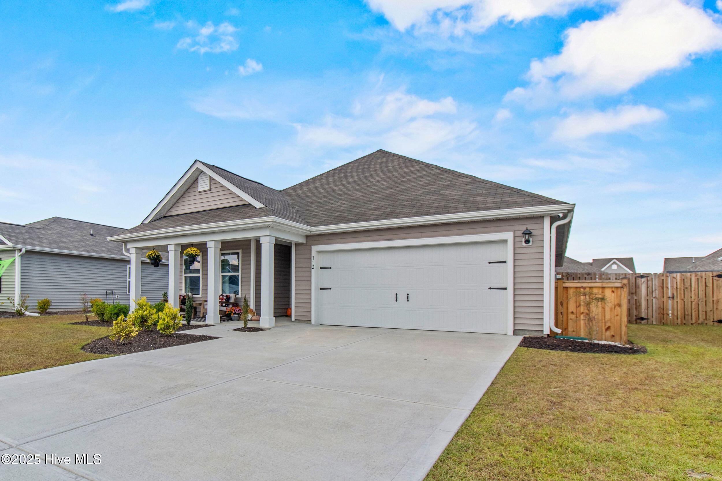 100533883 | Photo 33