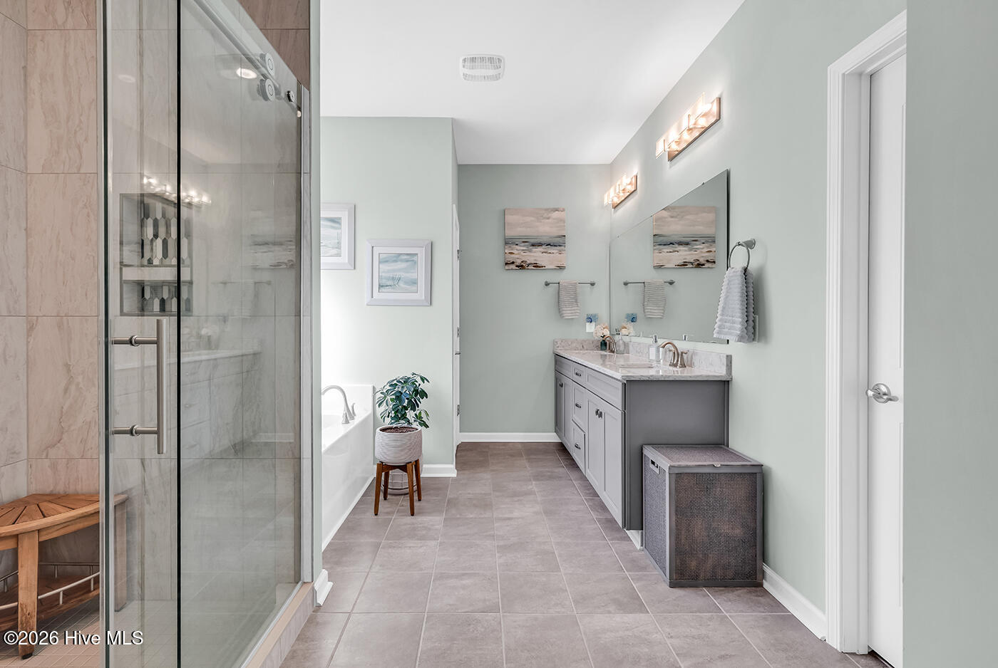 100553360 | Photo 23