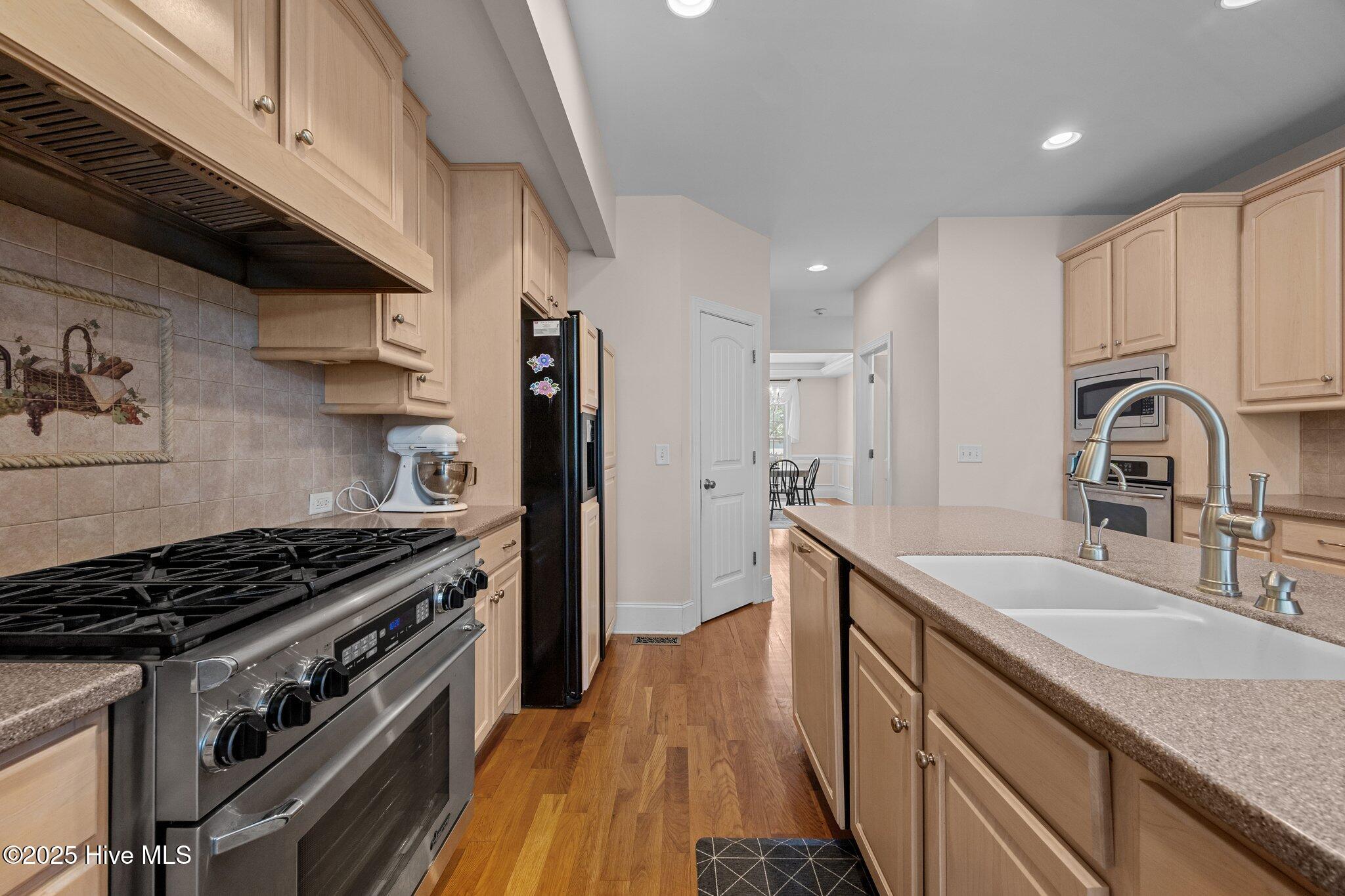 100516018 | Photo 22