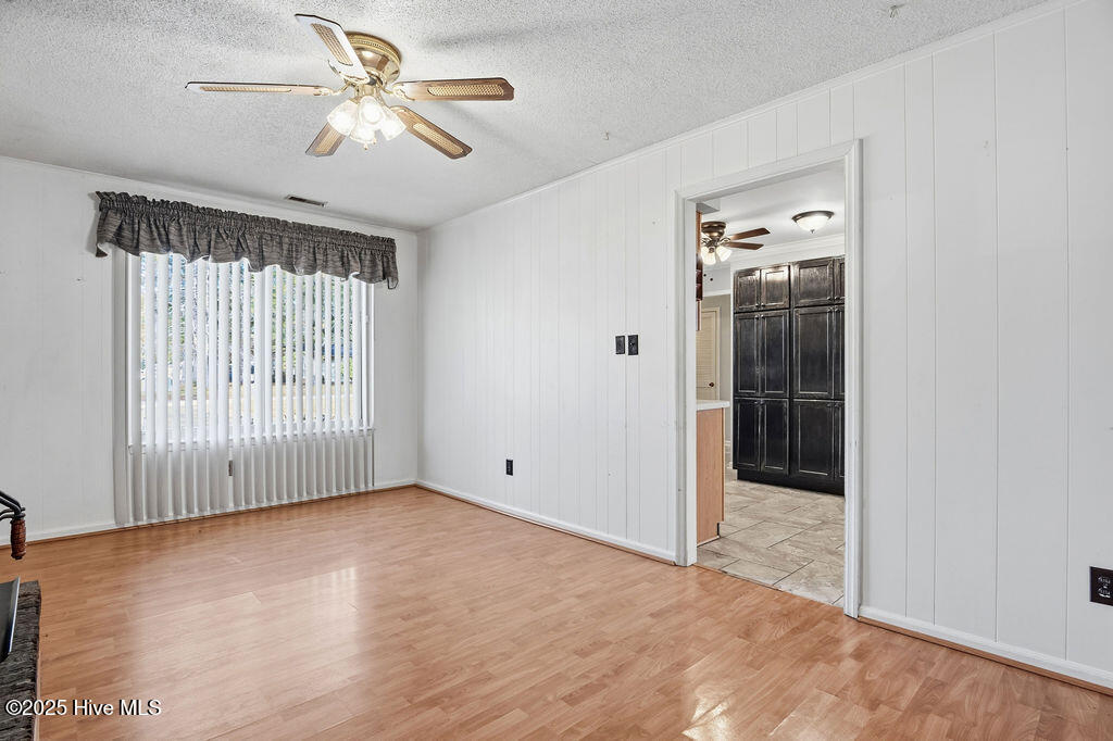 100538404 | Photo 23