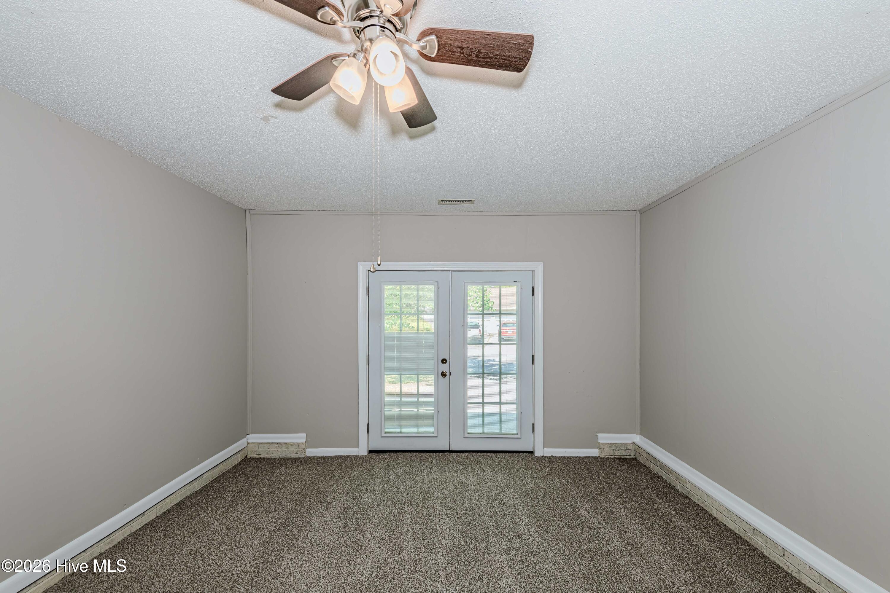 100568106 | Photo 33