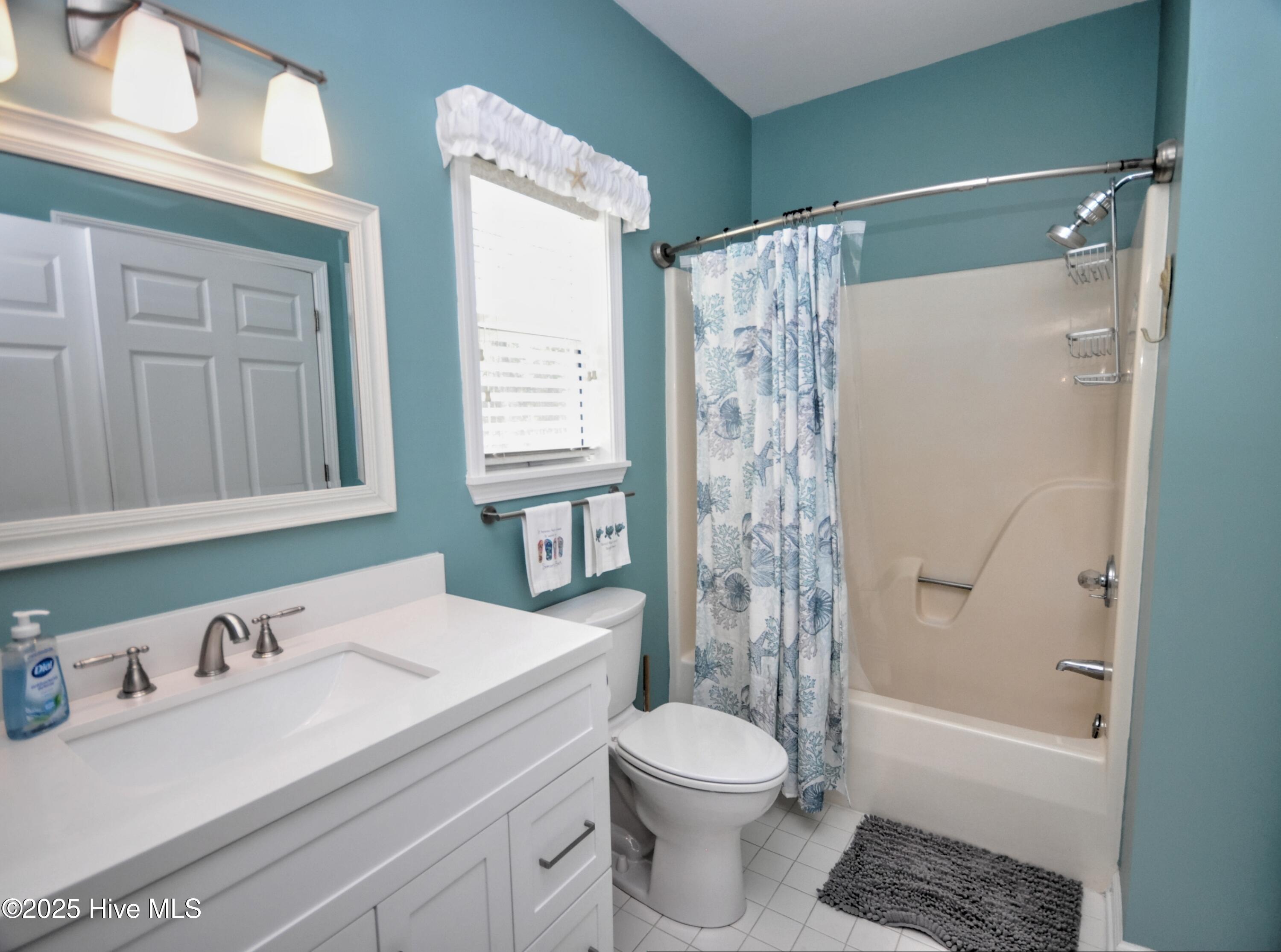 100526351 | Photo 26