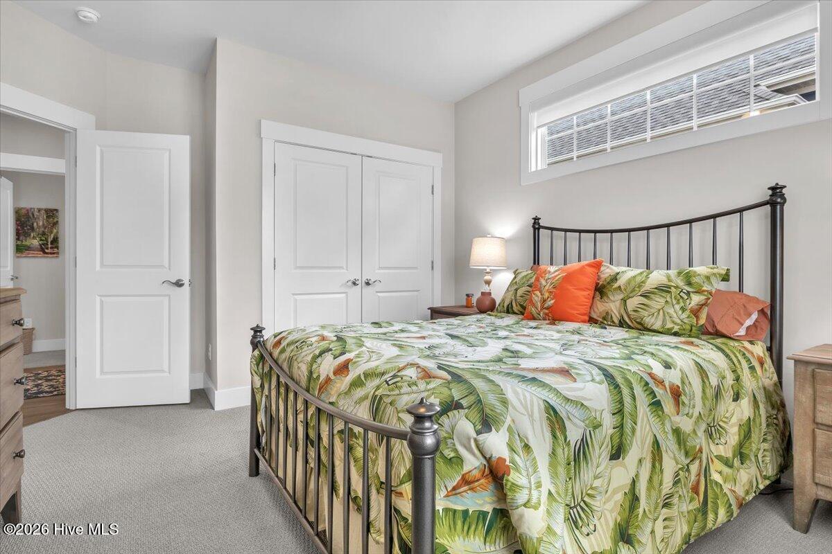 100558709 | Photo 60