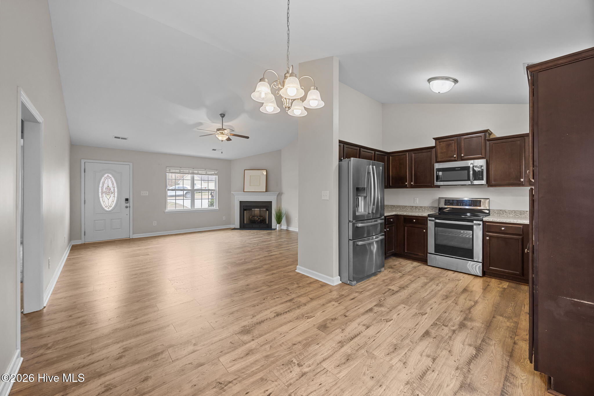 100557959 | Photo 19