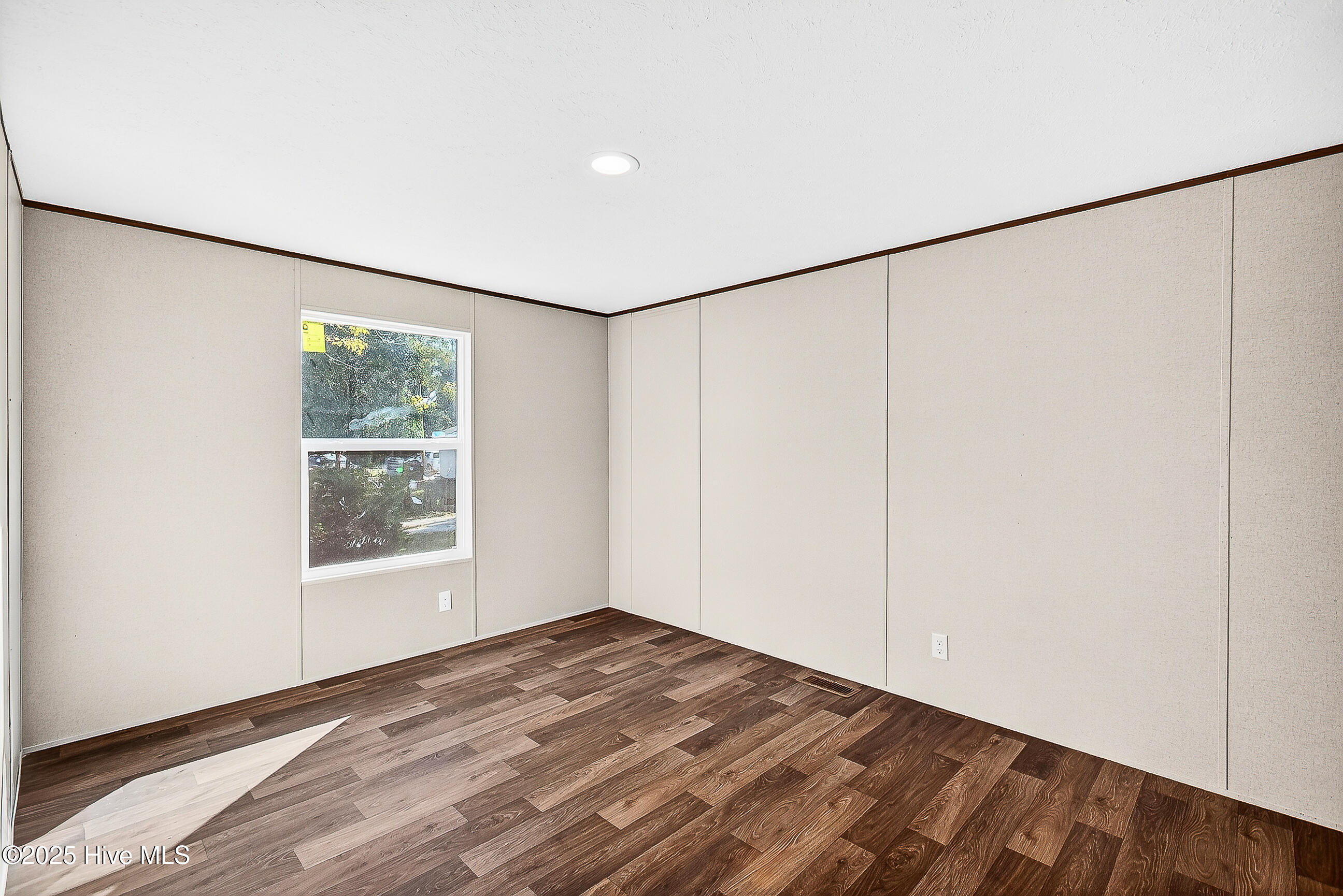 100537518 | Photo 24