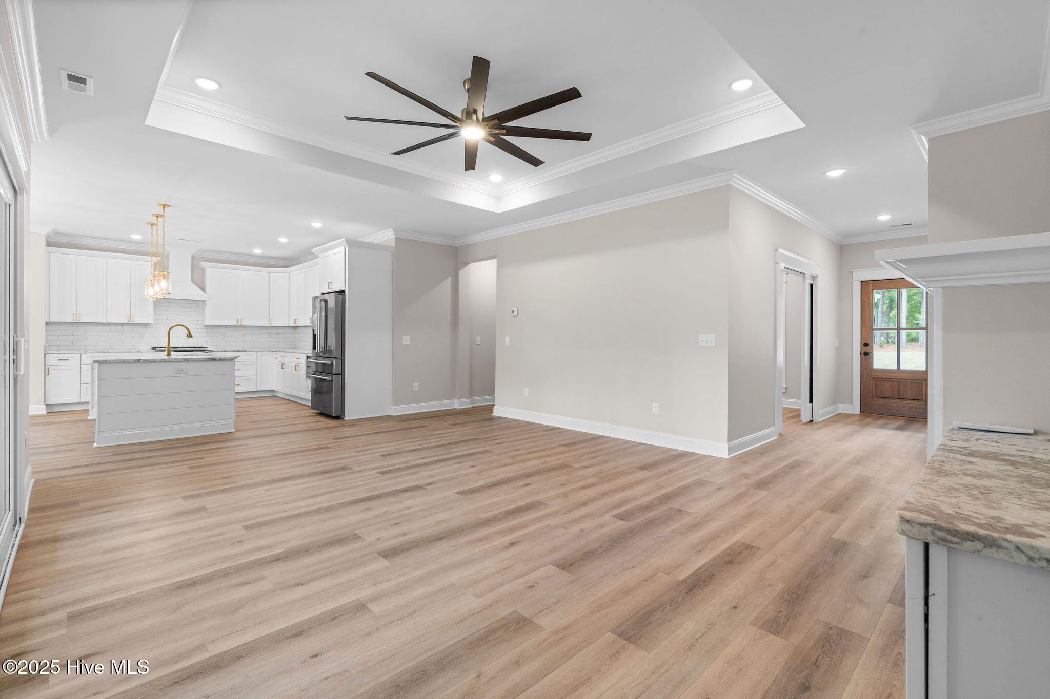 100524622 | Photo 12