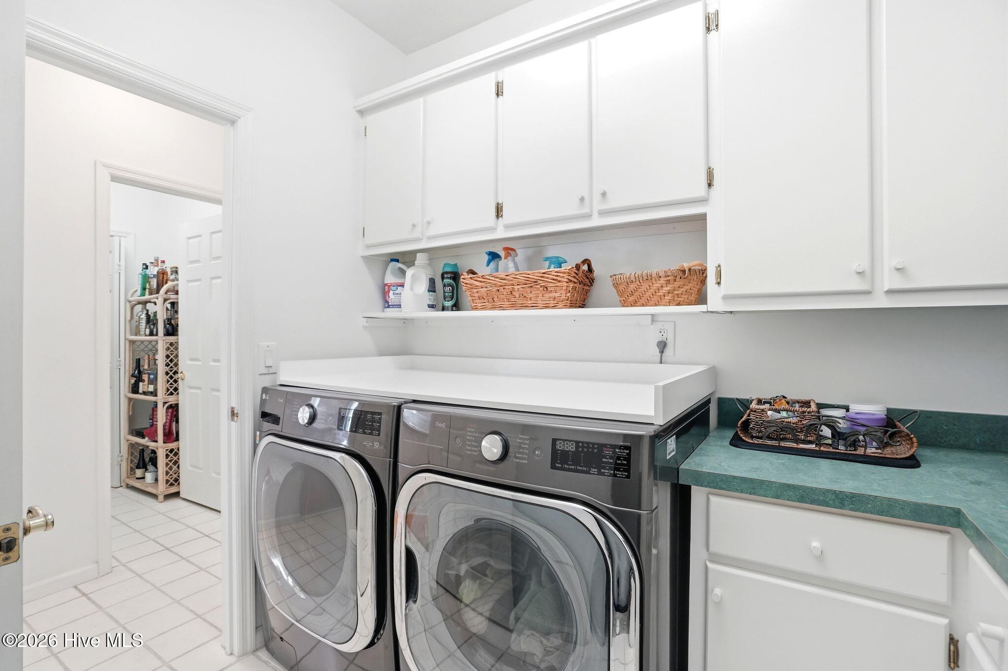 100562412 | Photo 56