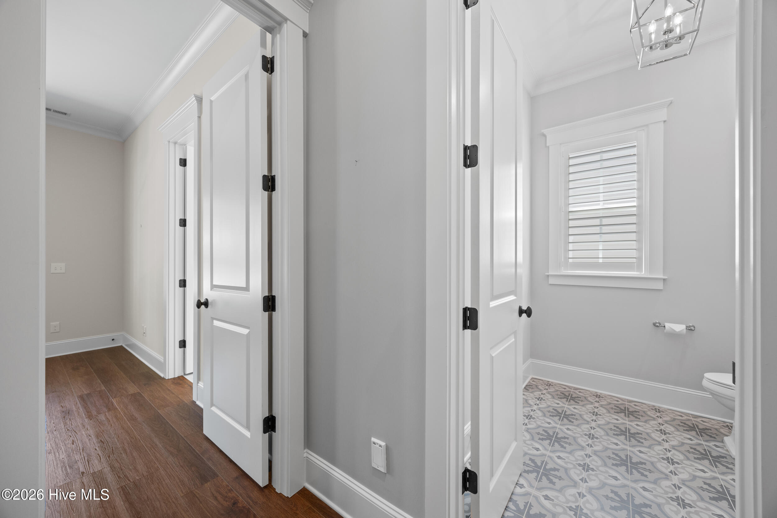 100569354 | Photo 24