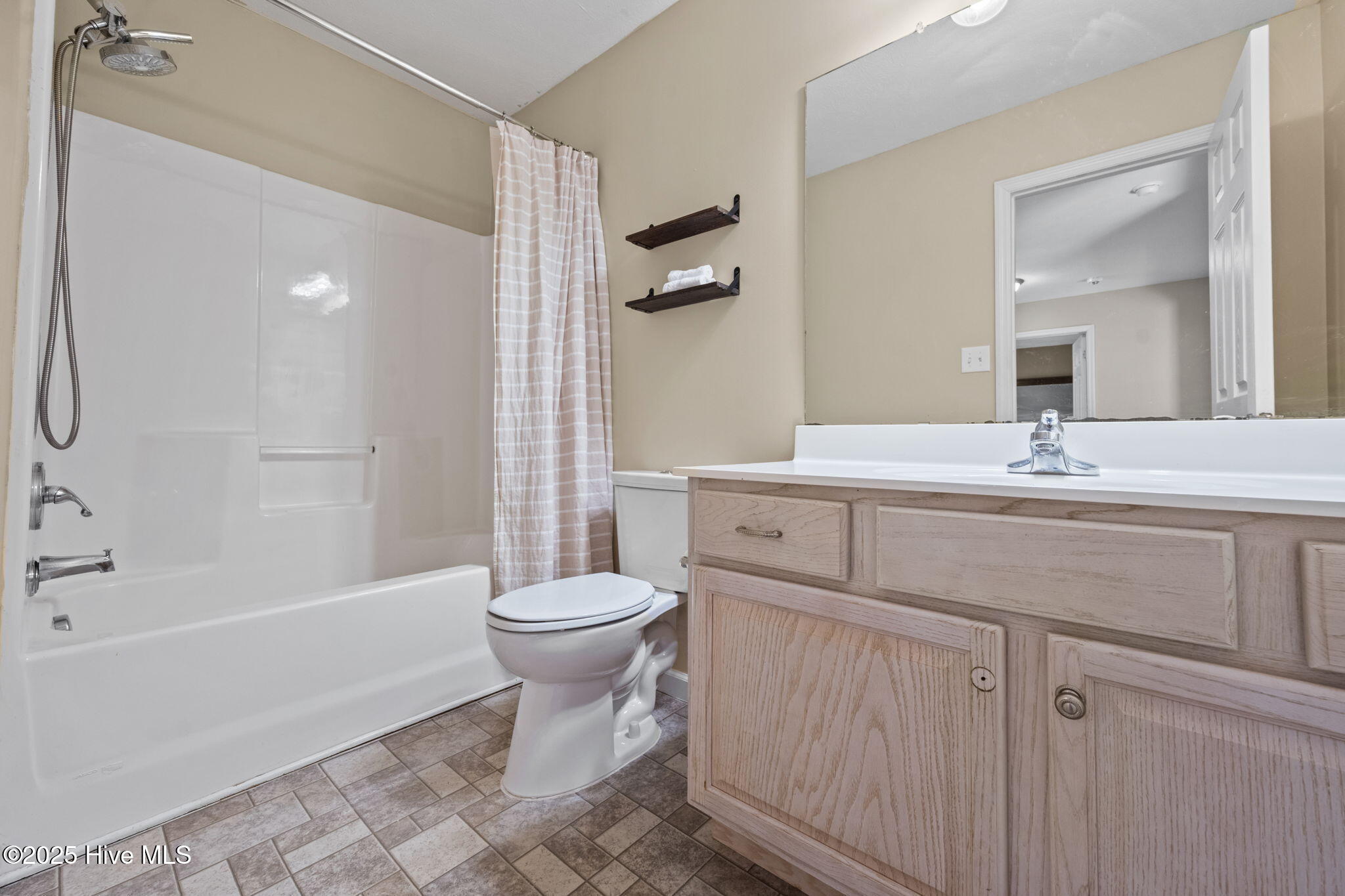 100545642 | Photo 34