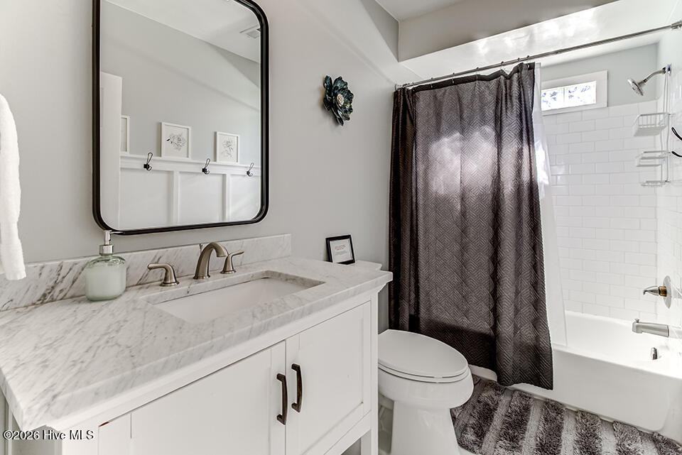 100550218 | Photo 19