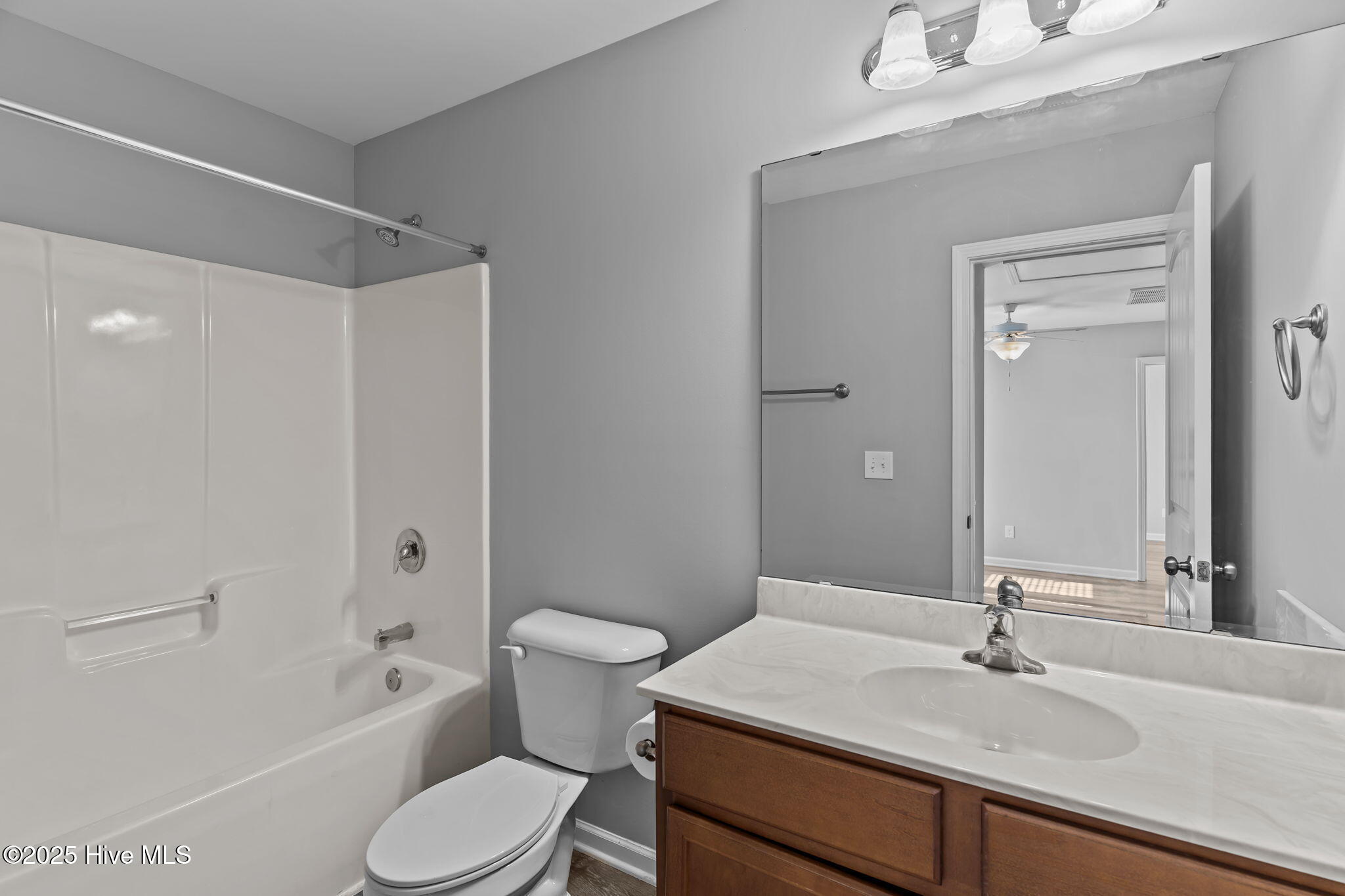 100536530 | Photo 31