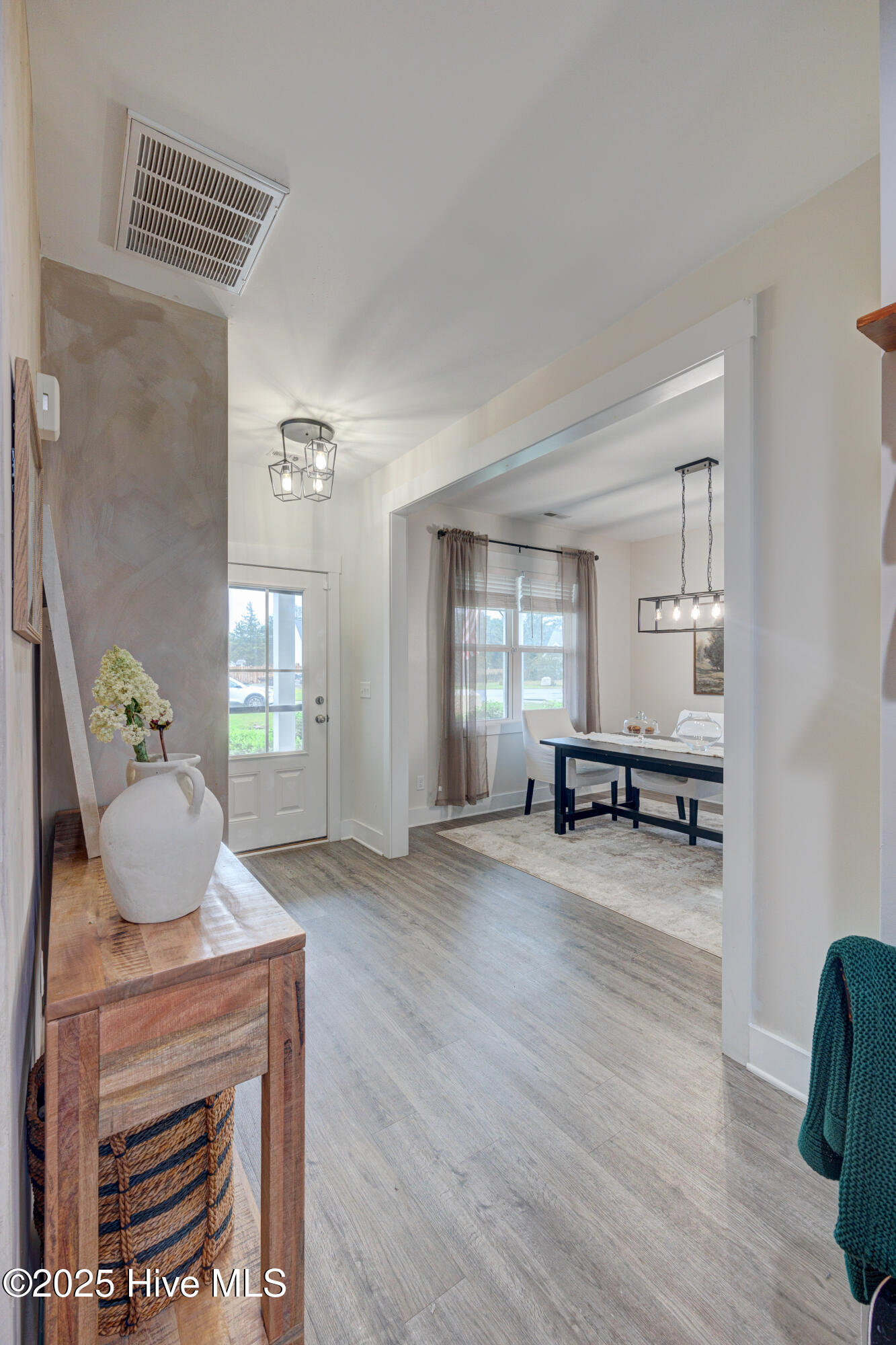 100534229 | Photo 15