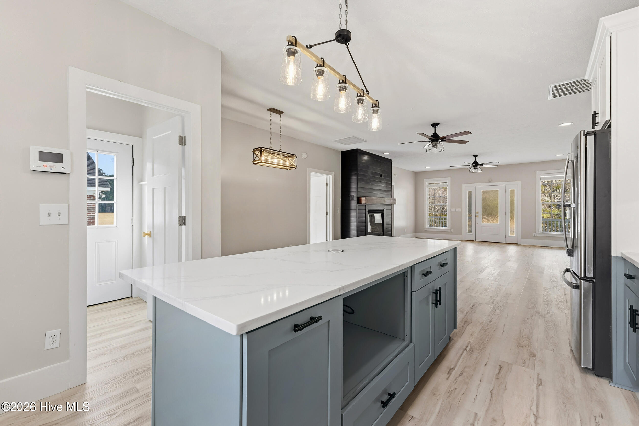 100552427 | Photo 15