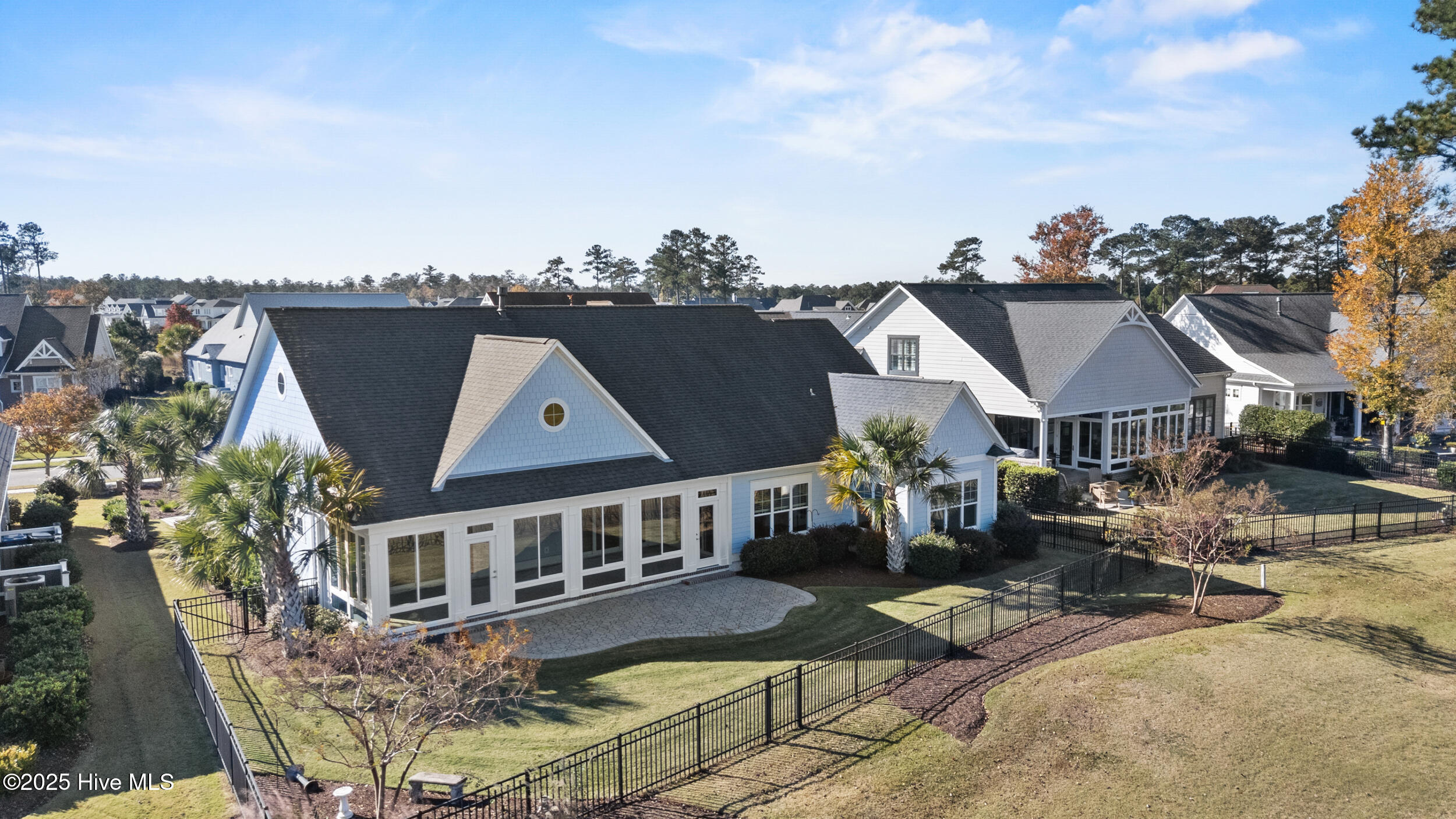 100541270 | Photo 47