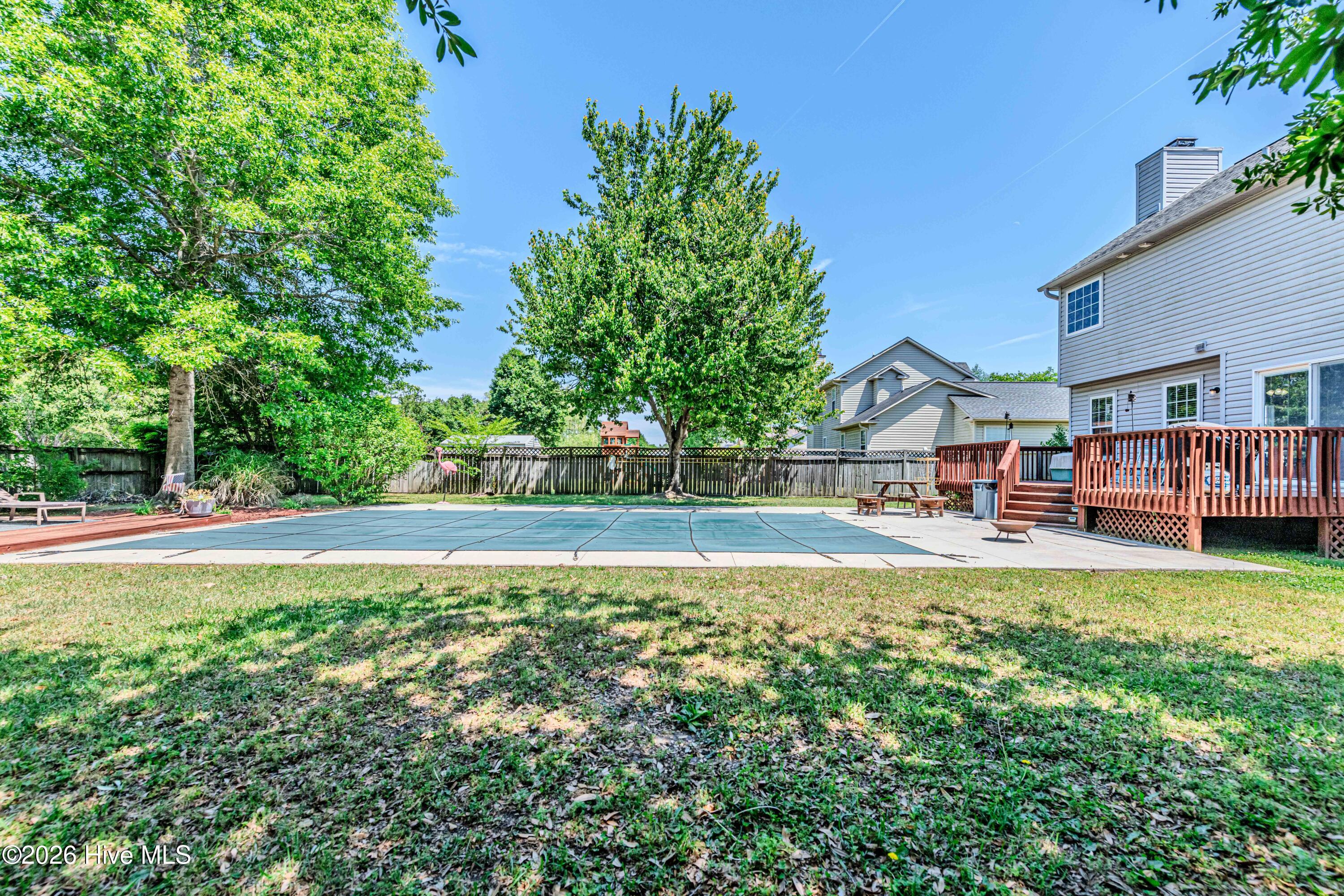 100569182 | Photo 56