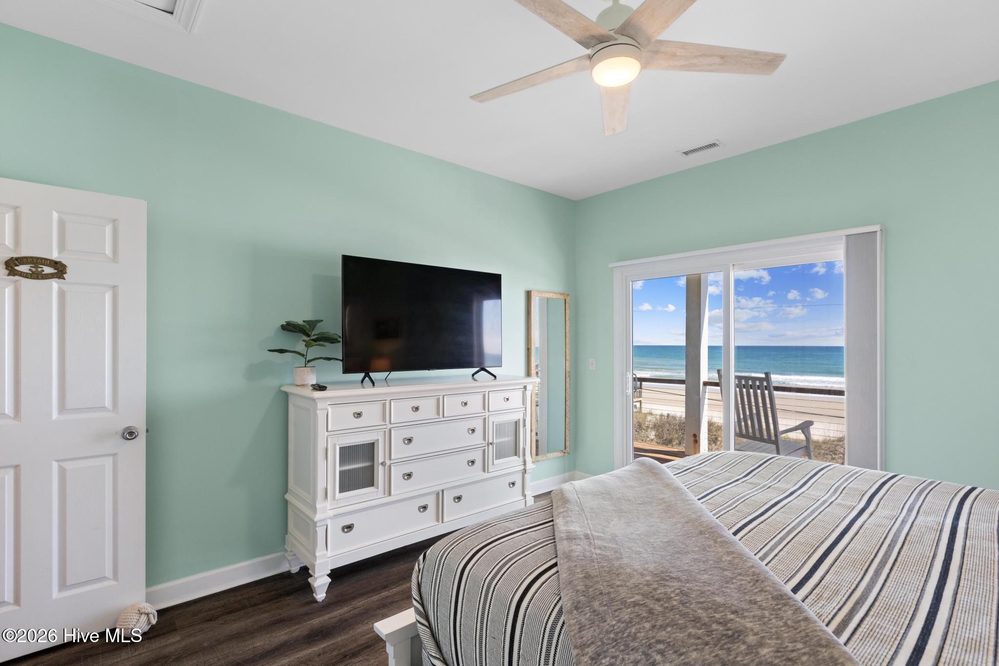 100562265 | Photo 19