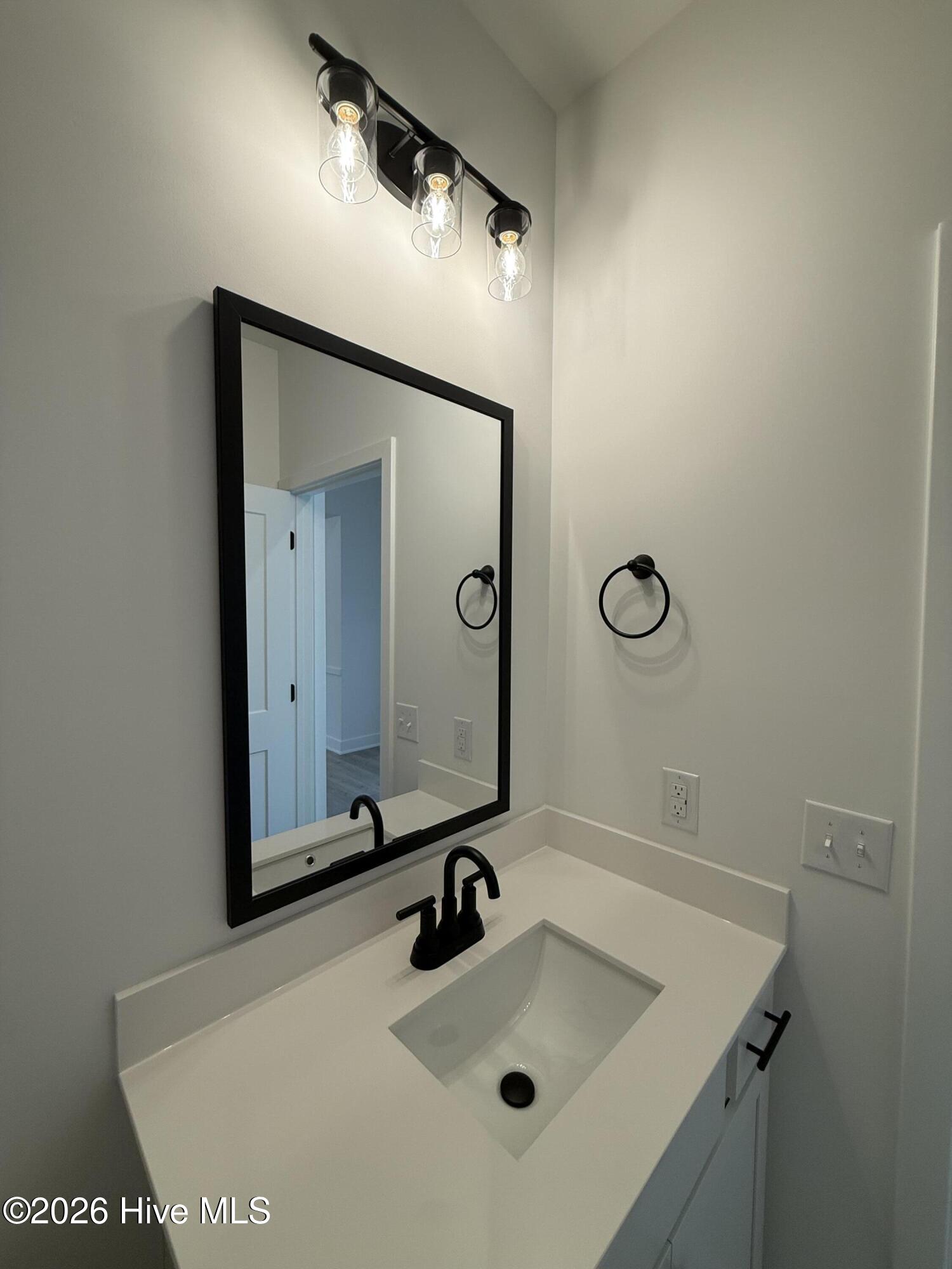 100546686 | Photo 57