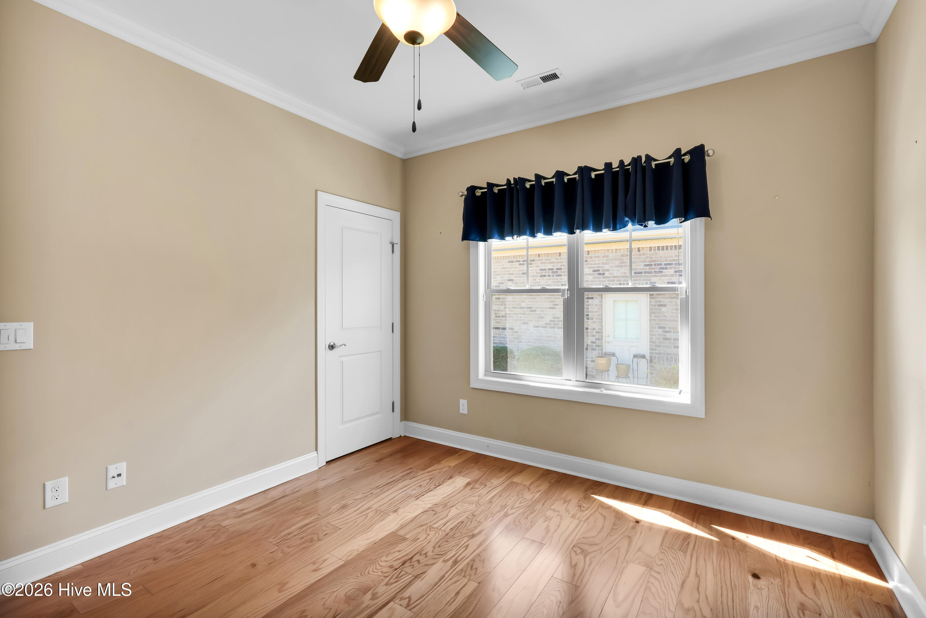 100562046 | Photo 20