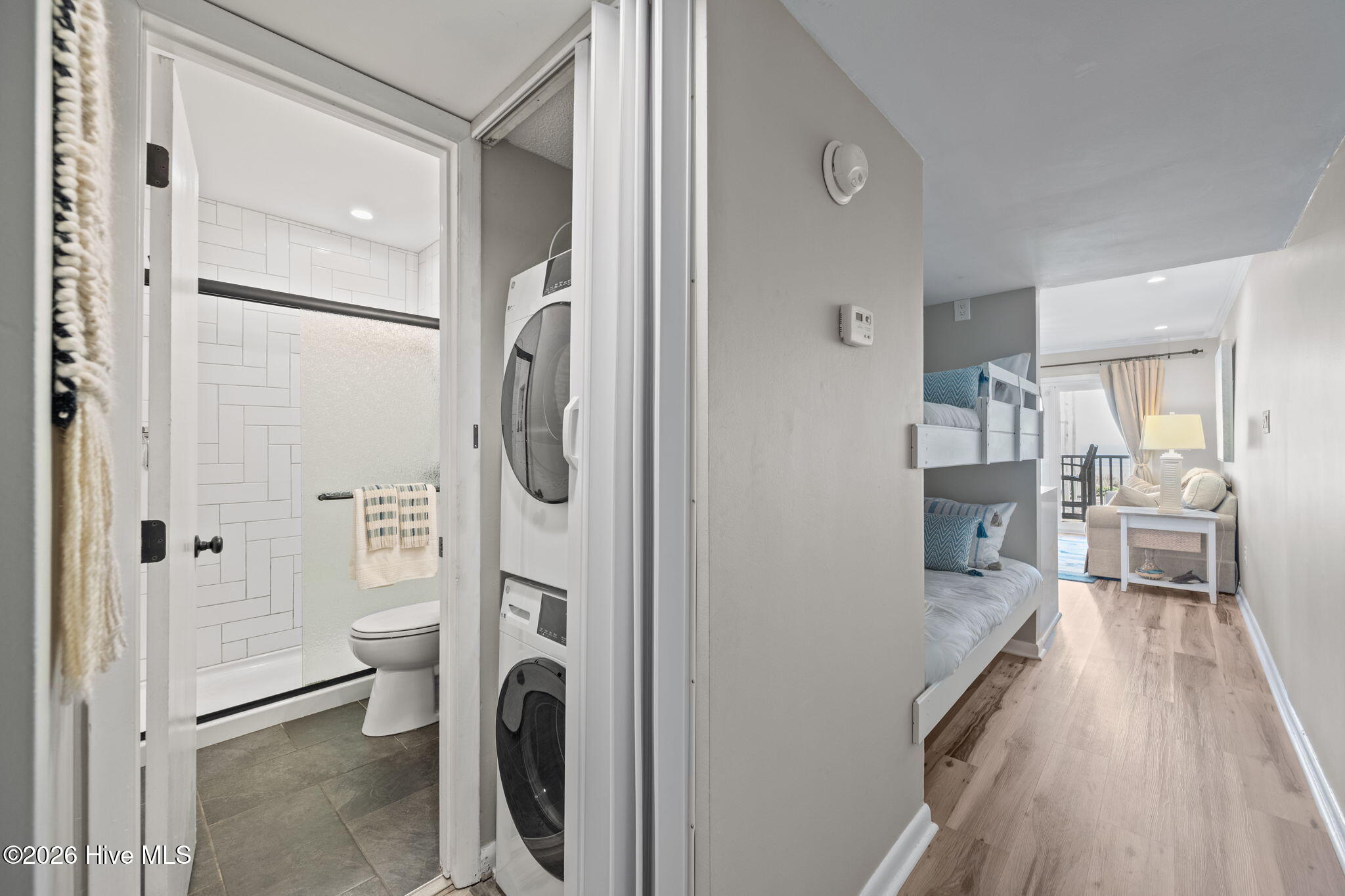 100551202 | Photo 30