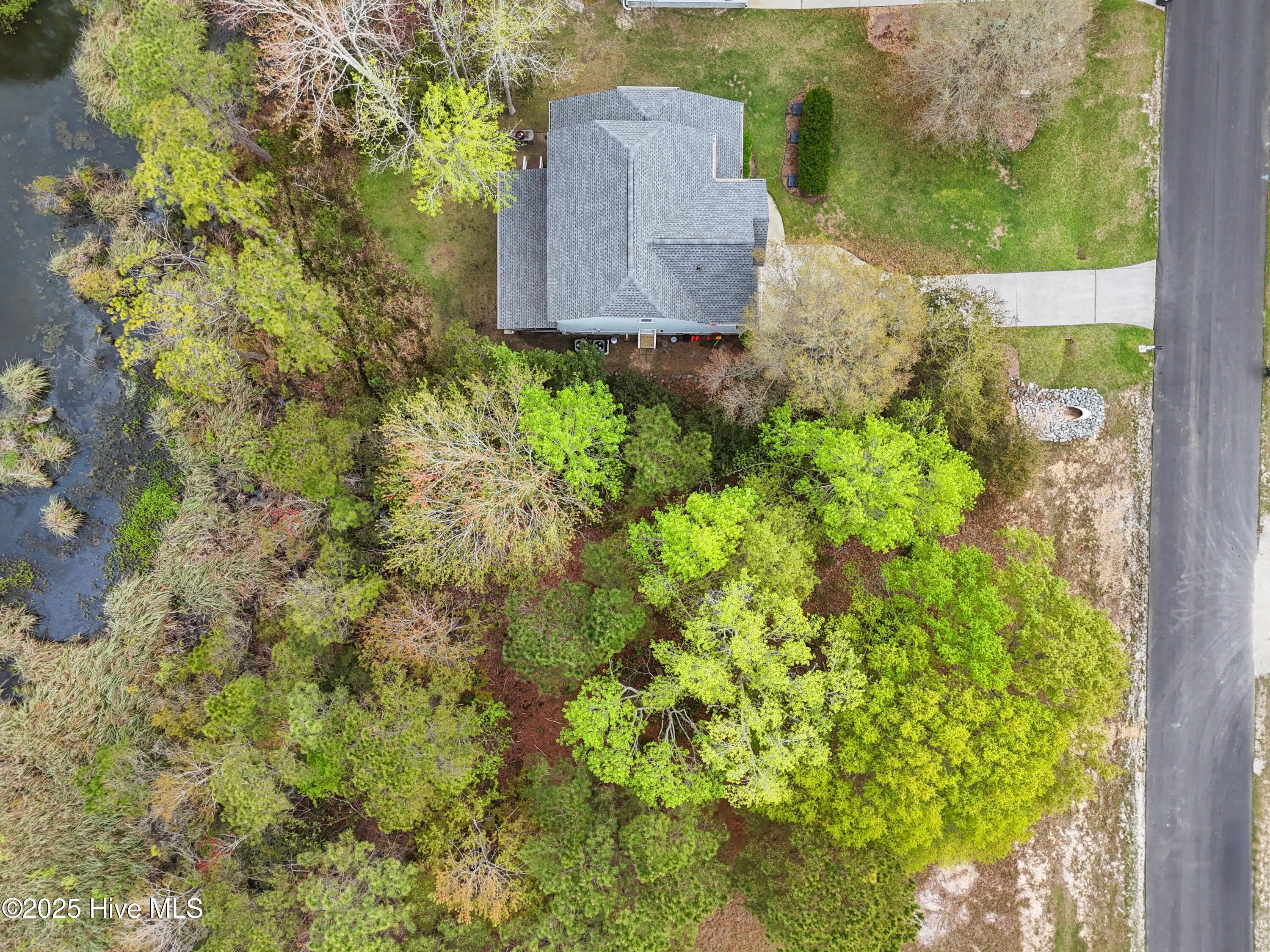 100520830 | Photo 76