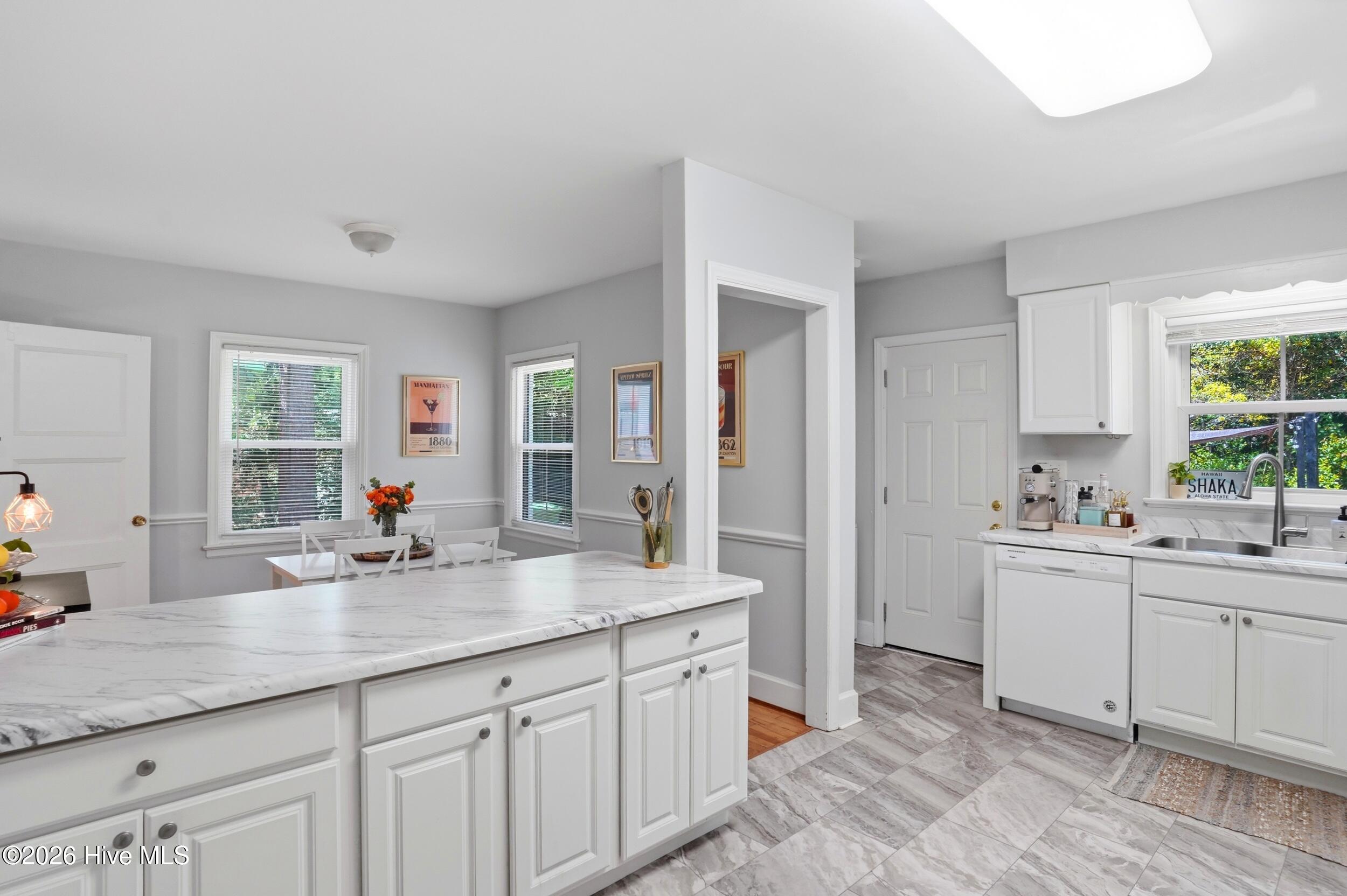 100566091 | Photo 15