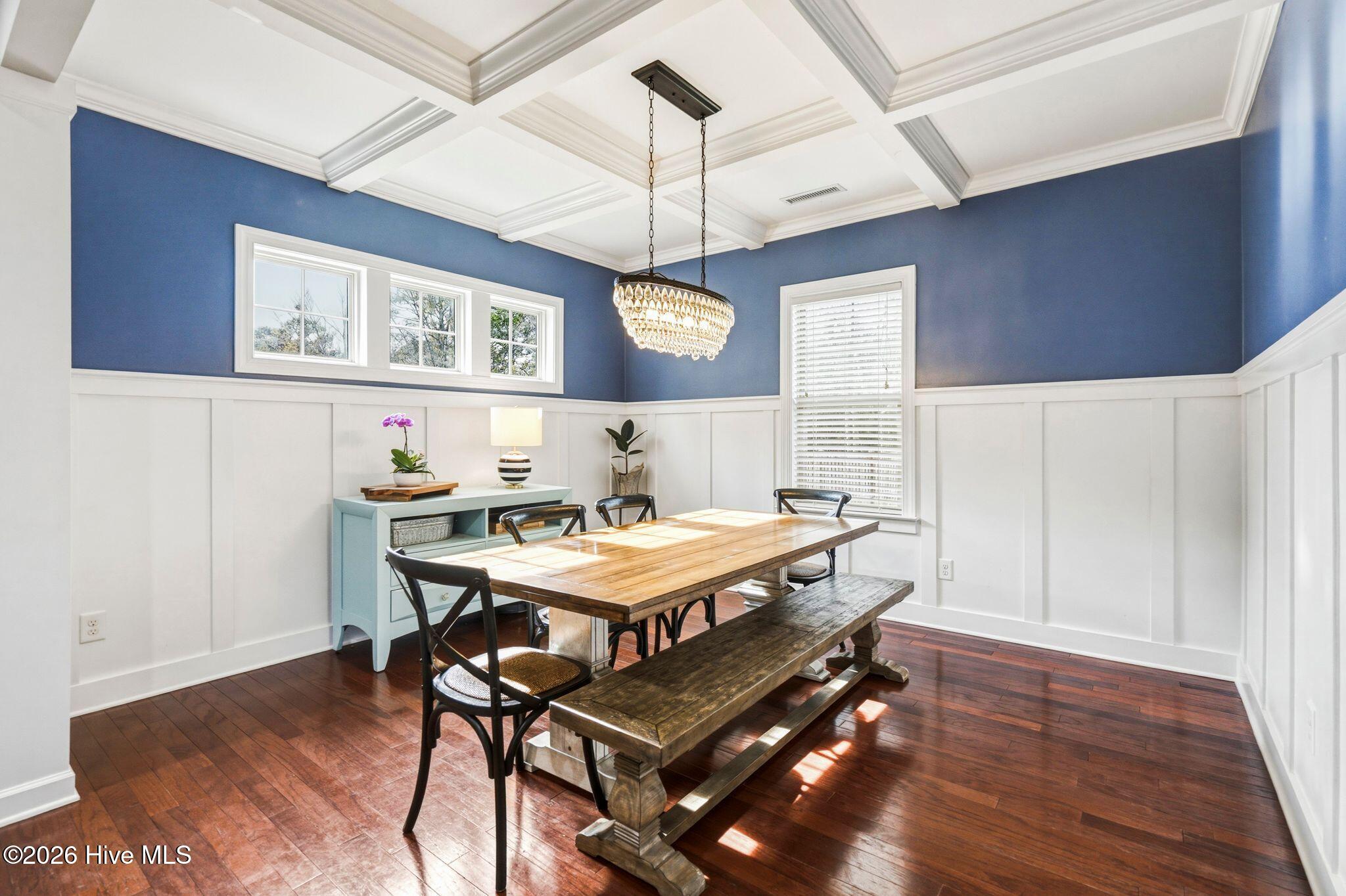 100562110 | Photo 21