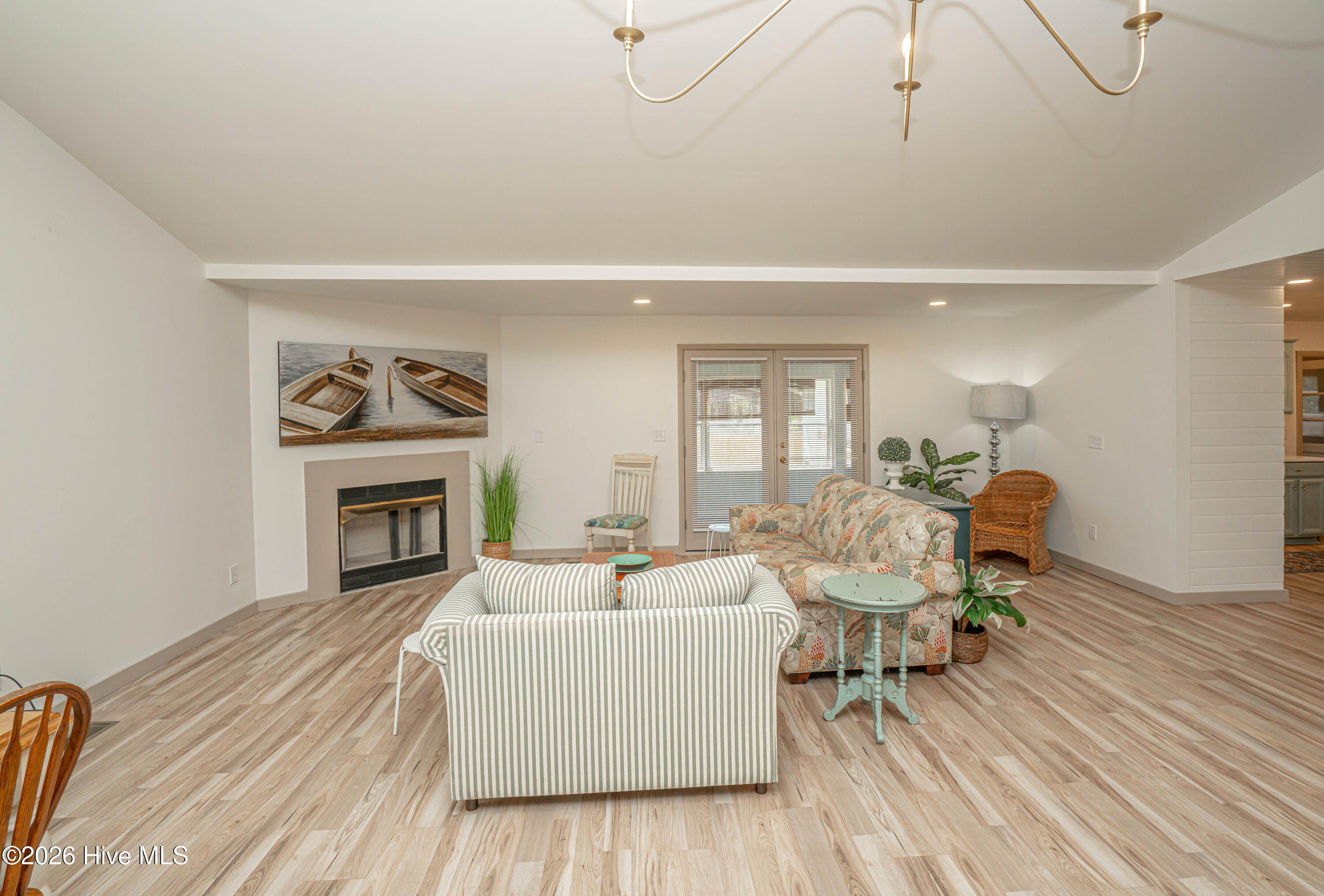 100567372 | Photo 20