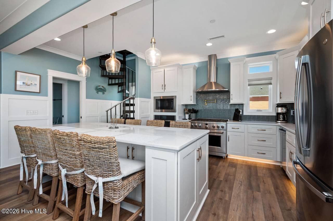 100560212 | Photo 151